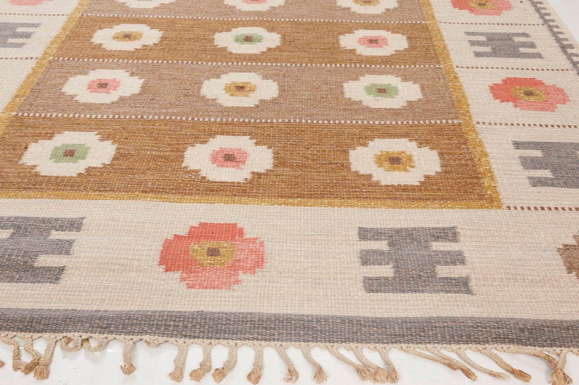 Alfombra sueca de lana de tejido plano de mediados del siglo XX, obra de Alice Wallebäck - Firma tejida en un extremo AW
Tamaño: 167 × 238 cm (5'6