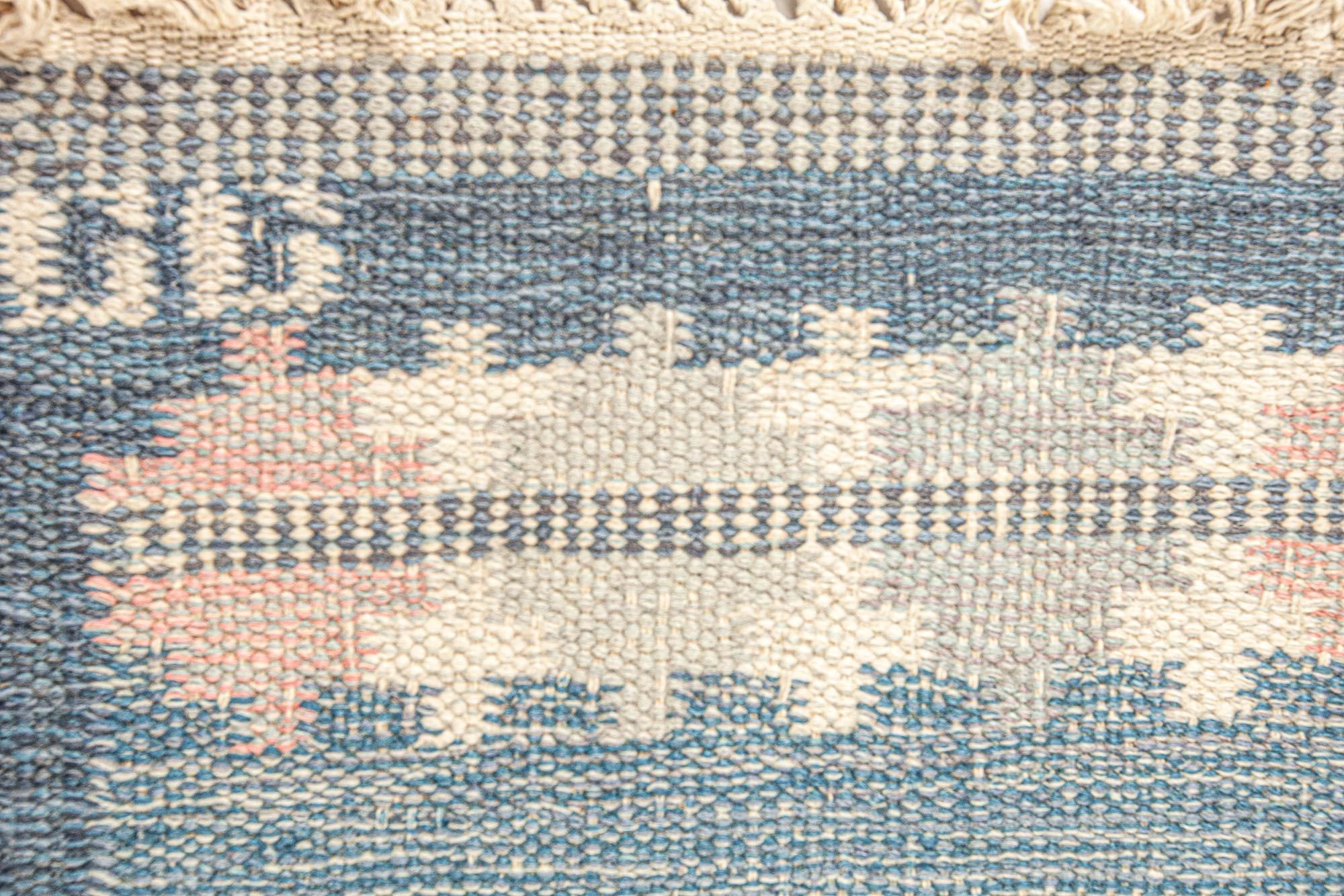 Schwedischer flachgewebter Läufer aus der Mitte des 20. Jahrhunderts, signiert von Gitt Granssjo-Carlsson (GG)
Größe: 2'8