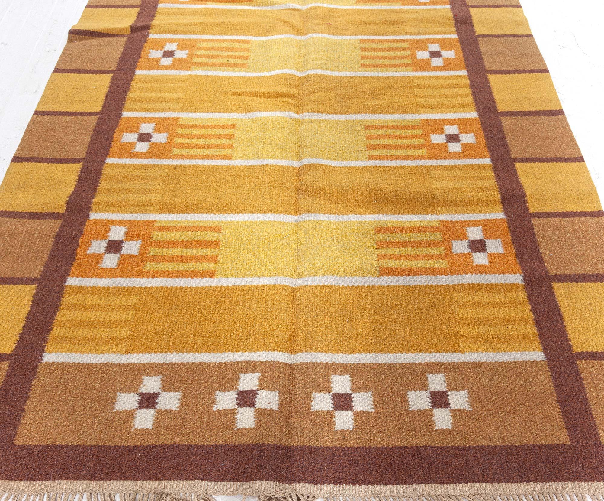 Doris Leslie Blau Alfombra de lana tejida a mano sueca de mediados de siglo amarillo marrón Sueco en venta