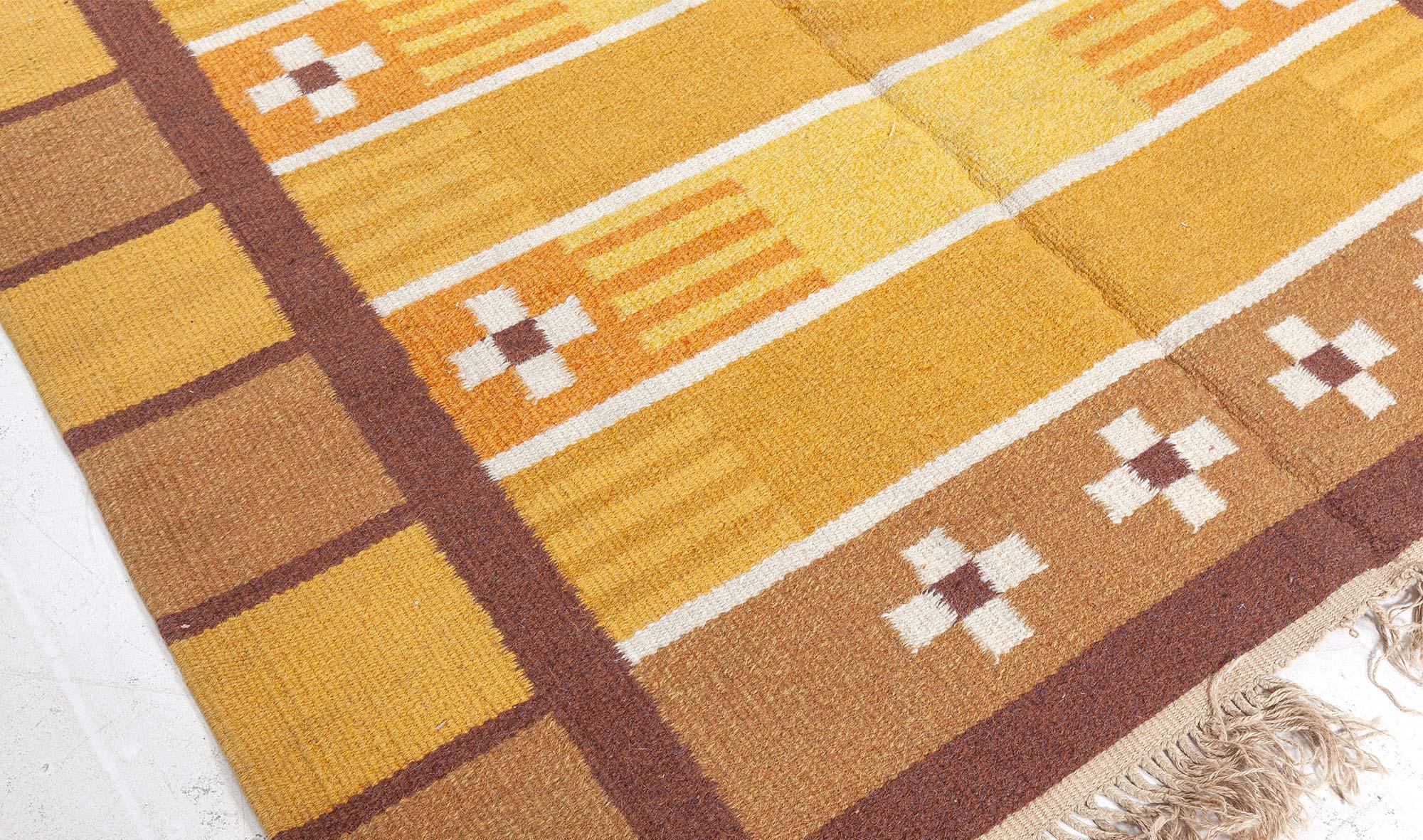 Doris Leslie Blau Alfombra de lana tejida a mano sueca de mediados de siglo amarillo marrón siglo XX en venta