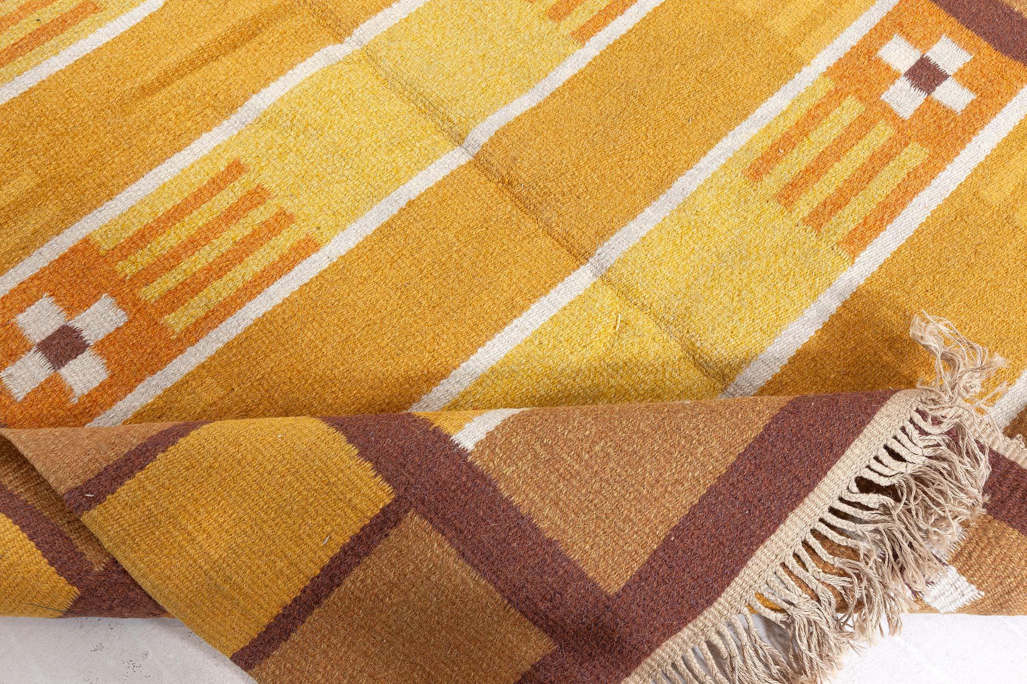 Doris Leslie Blau Alfombra de lana tejida a mano sueca de mediados de siglo amarillo marrón en venta 1