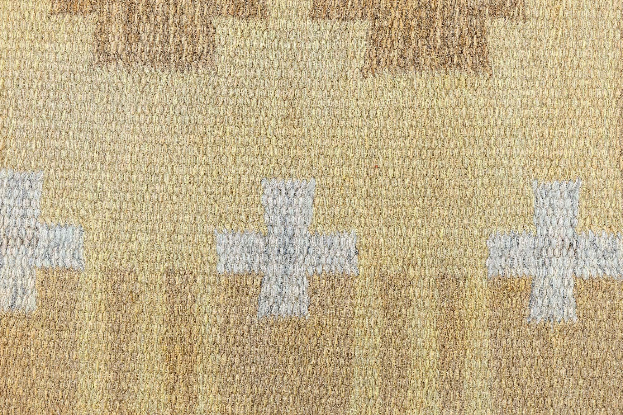 Suédois Tapis suédois jaune à tissage plat du milieu du siècle dernier de Doris Leslie Blau par Ingegerd Silow en vente