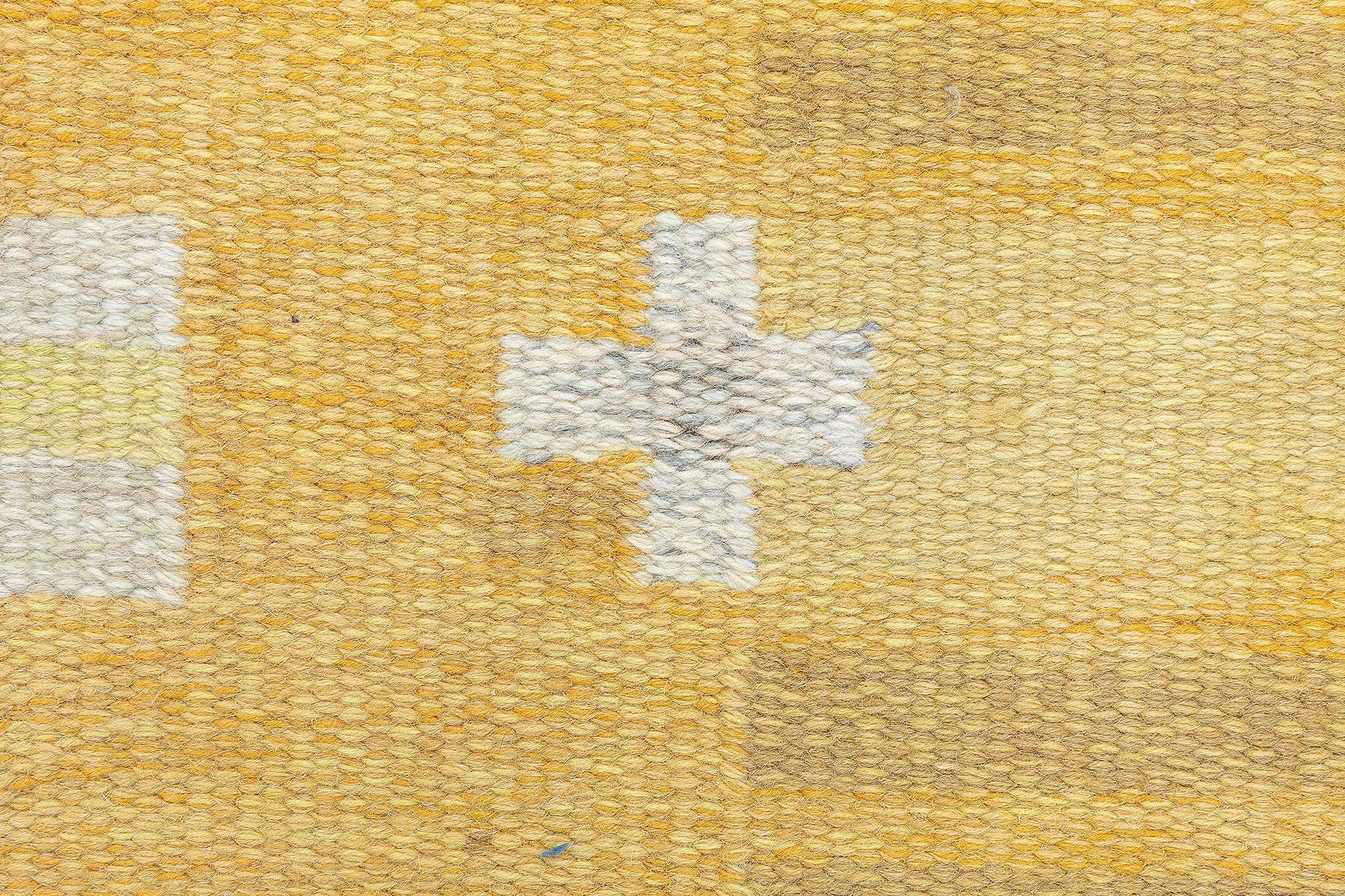 20ième siècle Tapis suédois jaune à tissage plat du milieu du siècle dernier de Doris Leslie Blau par Ingegerd Silow en vente