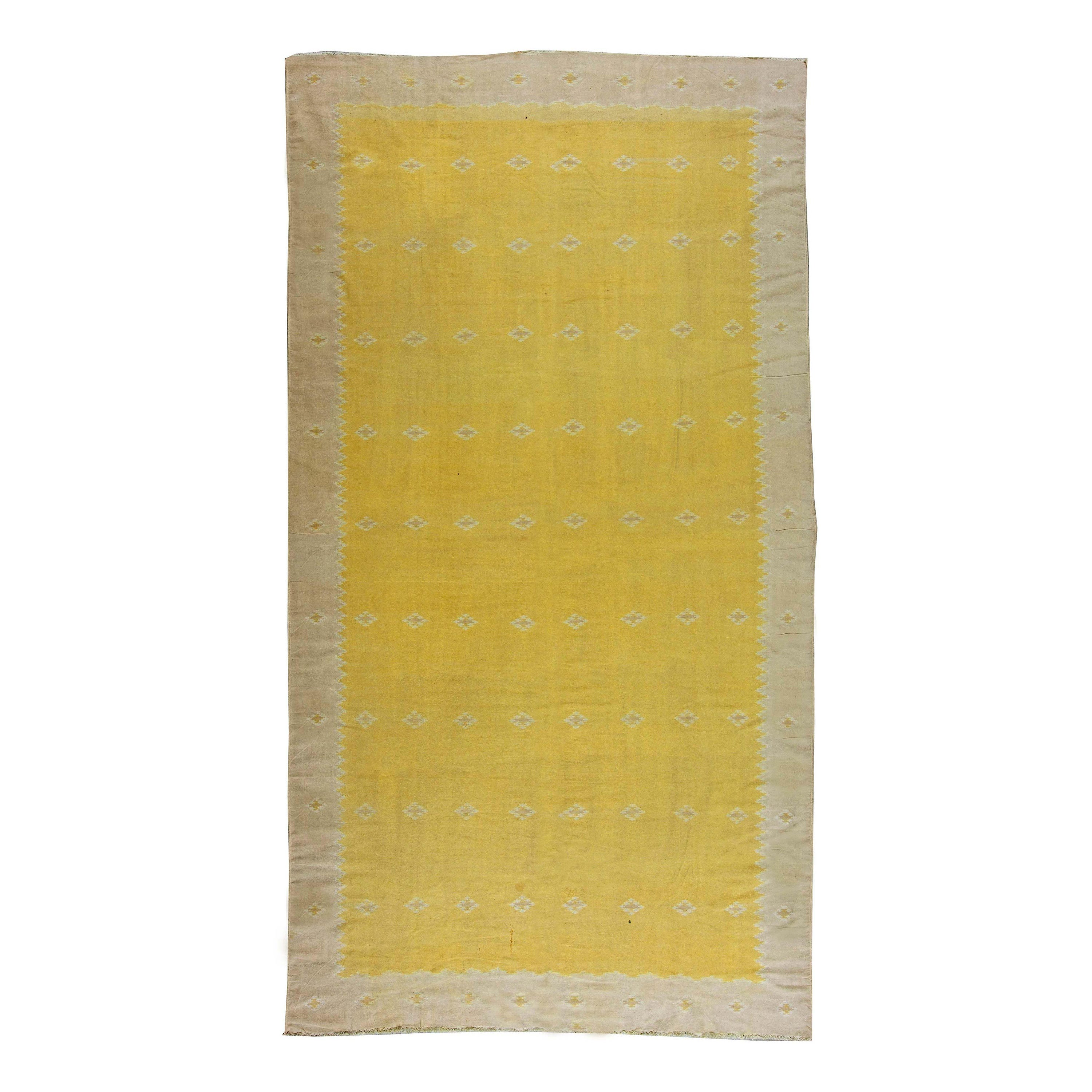 Doris Leslie Blauer flachgewebter gelber indischer Dhurrie-Teppich aus der Mitte des Jahrhunderts