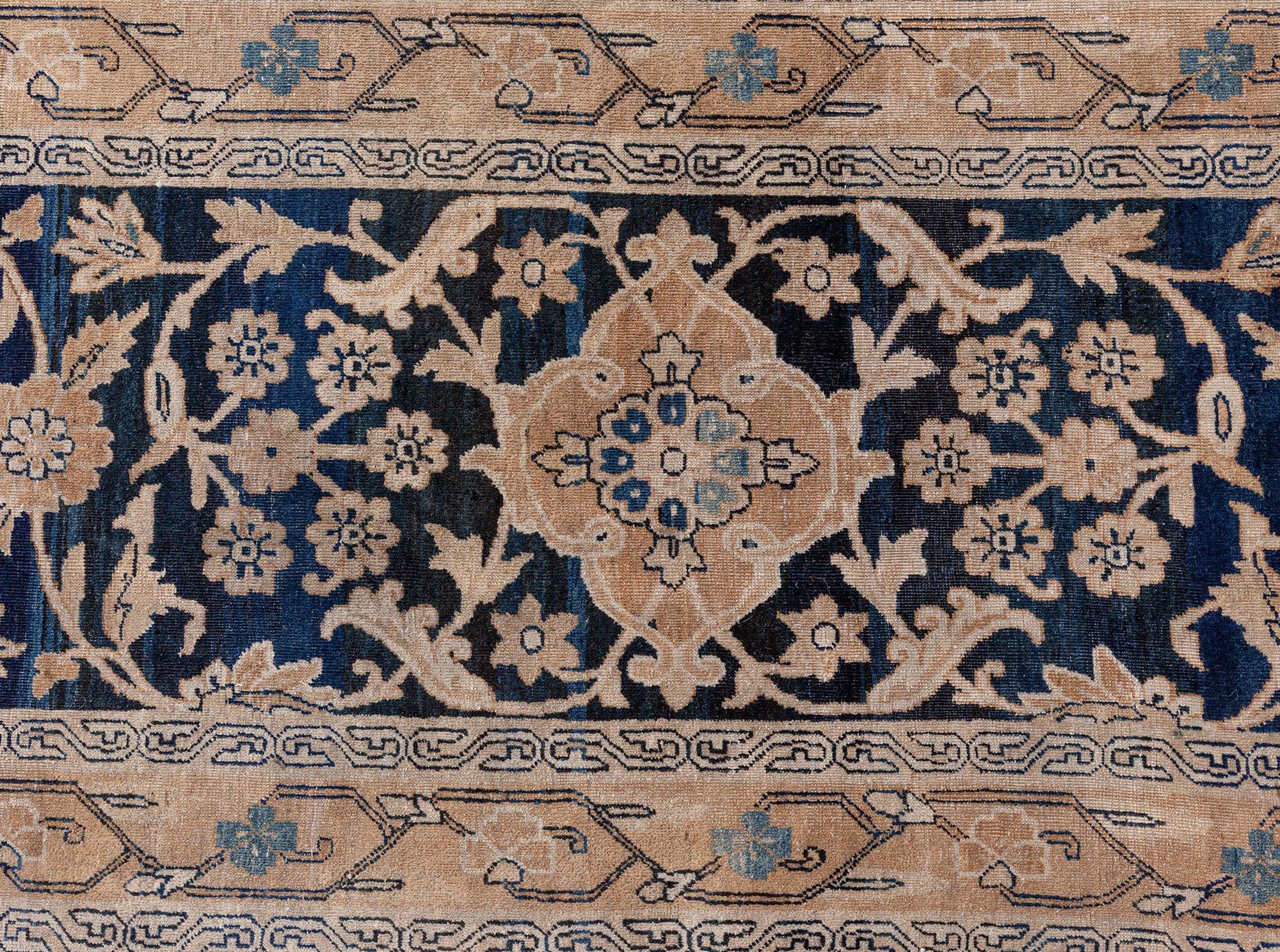 Grand tapis persan antique en laine Kirman fait à la main
Taille : 16'2