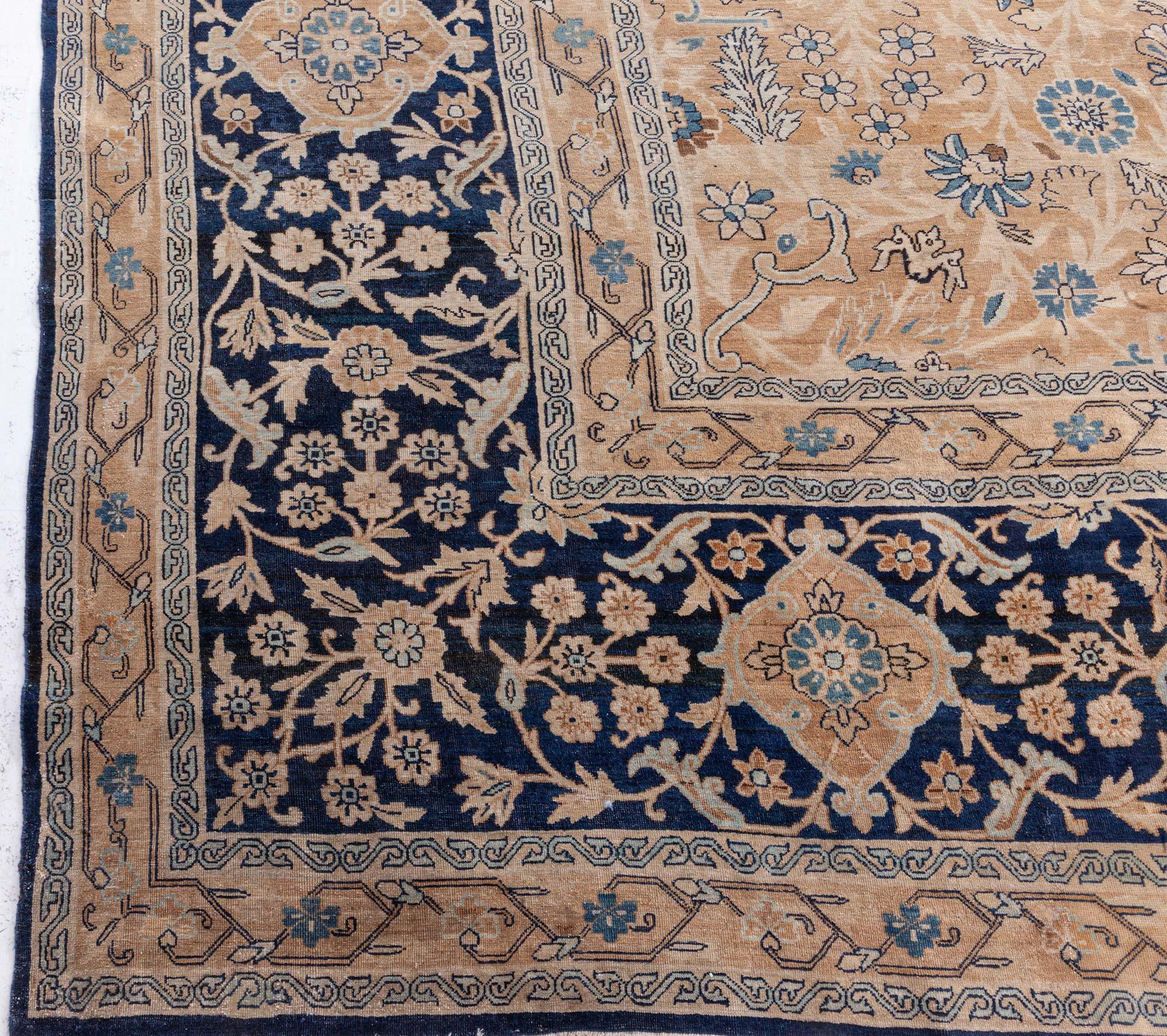 Perse Tapis Kirman persan ancien surdimensionné Doris Leslie Blau fait à la main en vente
