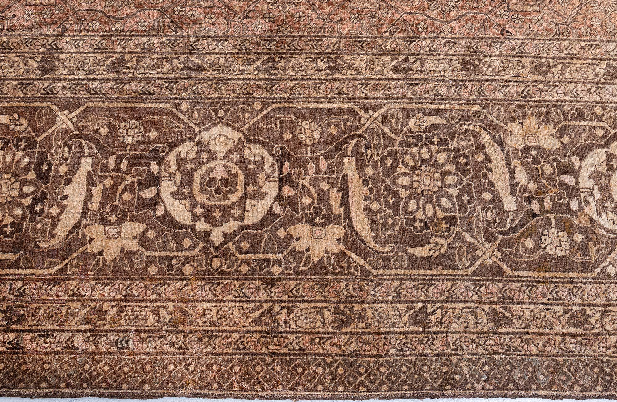 Perse Doris Leslie Blau Tapis tabriz persan ancien surdimensionné en vente