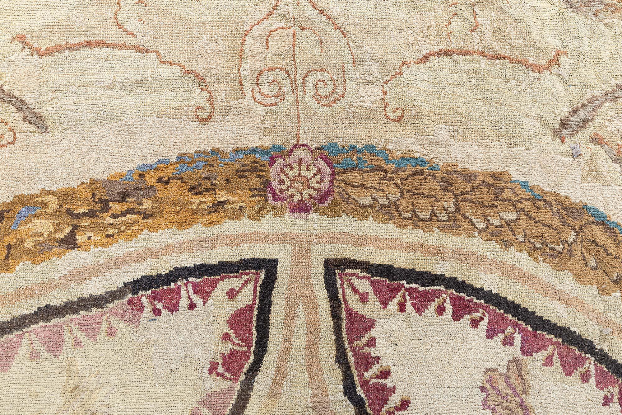 XIXe siècle Doris Leslie Blau, rare tapis rond anglais Axminster à motif animal en vente