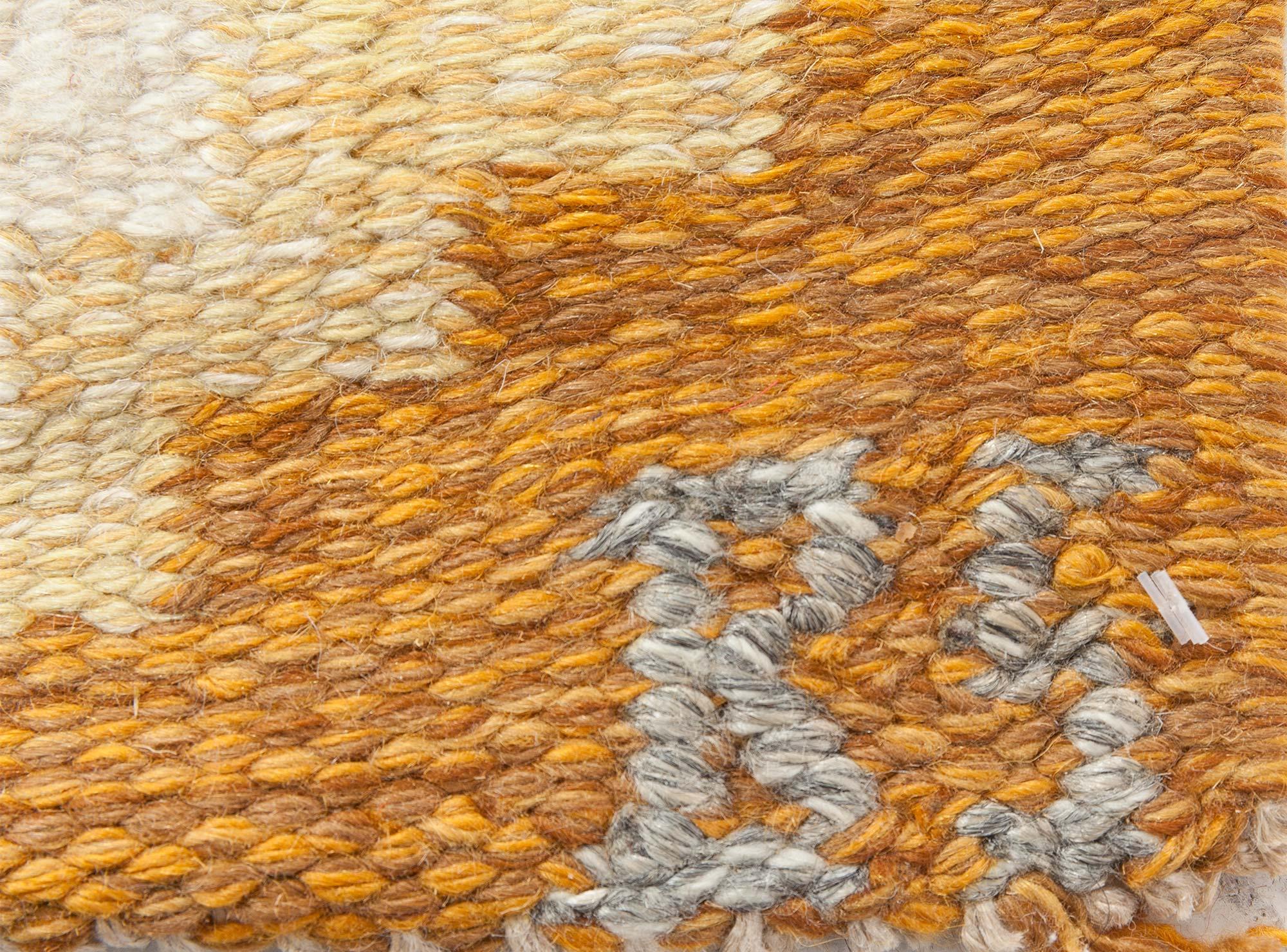 Alfombra sueca de tejido plano de Birgitta Söderkvist
Tamaño: 132 × 198 cm (4'4