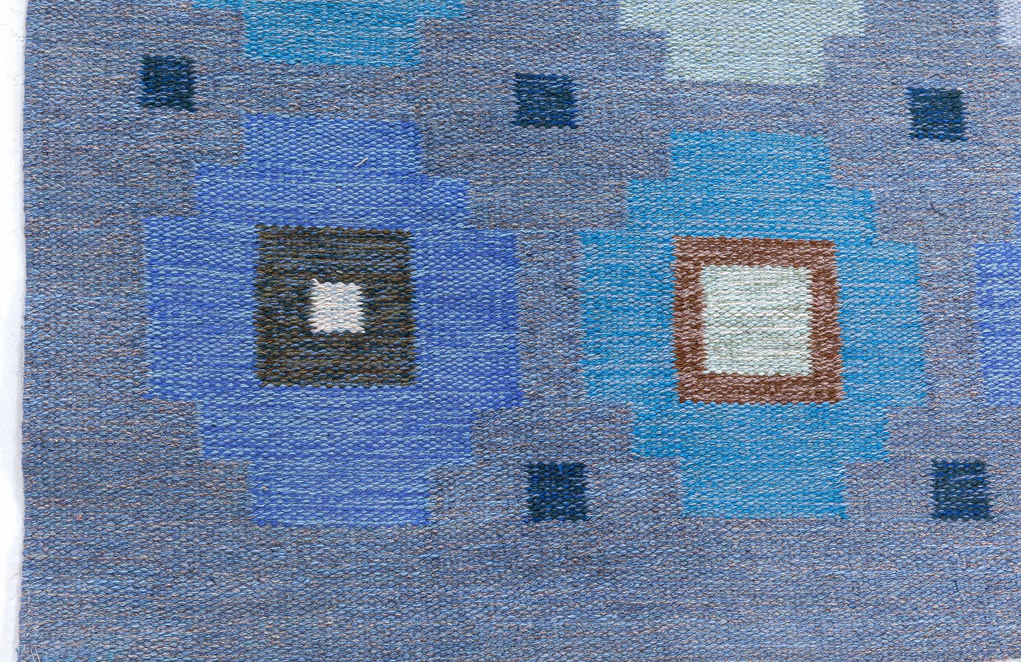 Laine Tapis suédois tissé plat bleu géométrique Doris Leslie Blau en vente