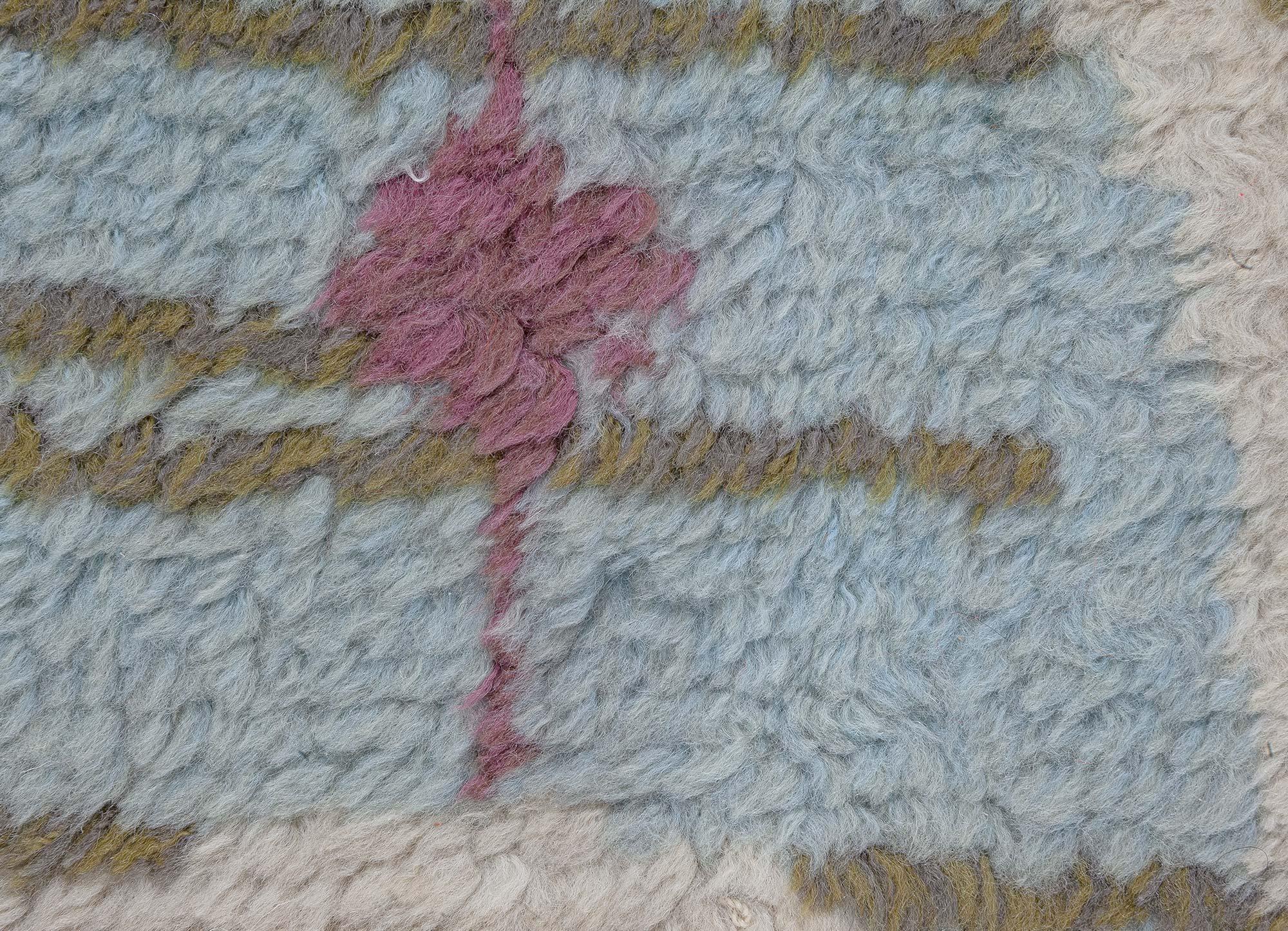 XXI secolo e contemporaneo Doris Leslie Blau Frammento di corridore svedese Rya in vendita
