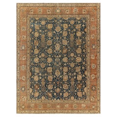 Alfombra antigua de Tabriz de Doris Leslie Blau con motivos florales por toda la superficie en tonos beige cálidos - h. 1900