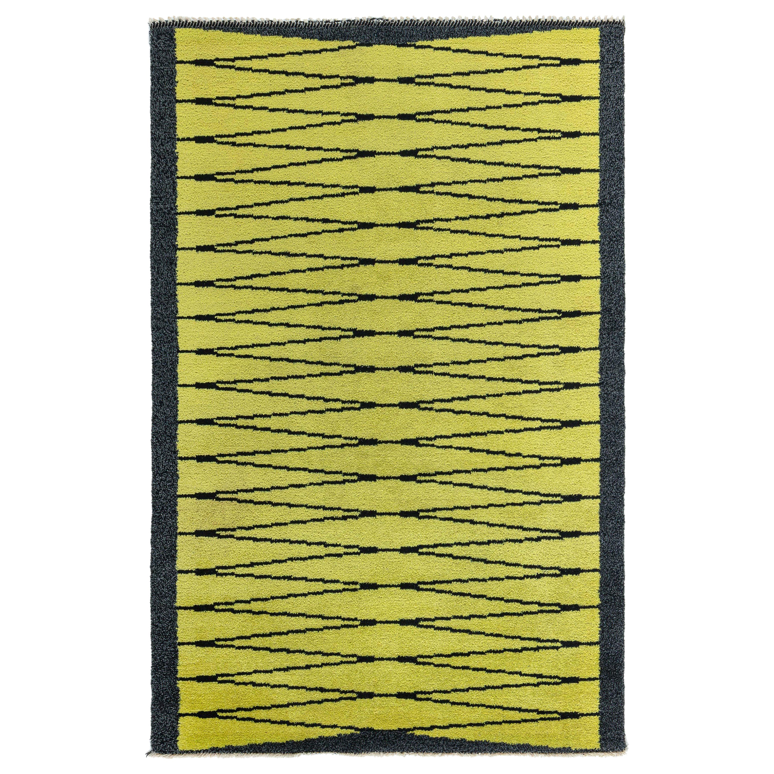 Tappeto Doris Leslie Blau Vibrant Vintage con vello svedese in giallo e carbone in vendita