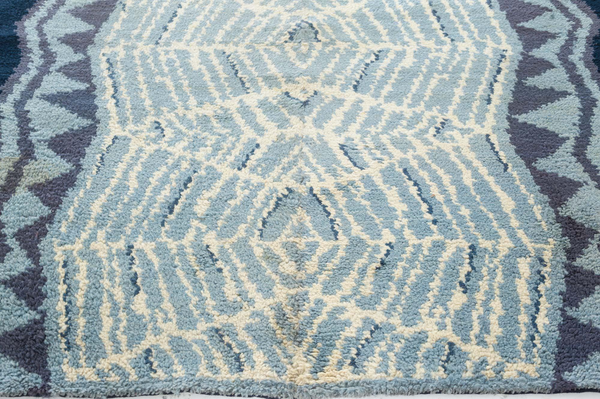Doris Leslie Blauer Vintage Art Deco Handgefertigter Wollteppich in Blau (Französisch) im Angebot