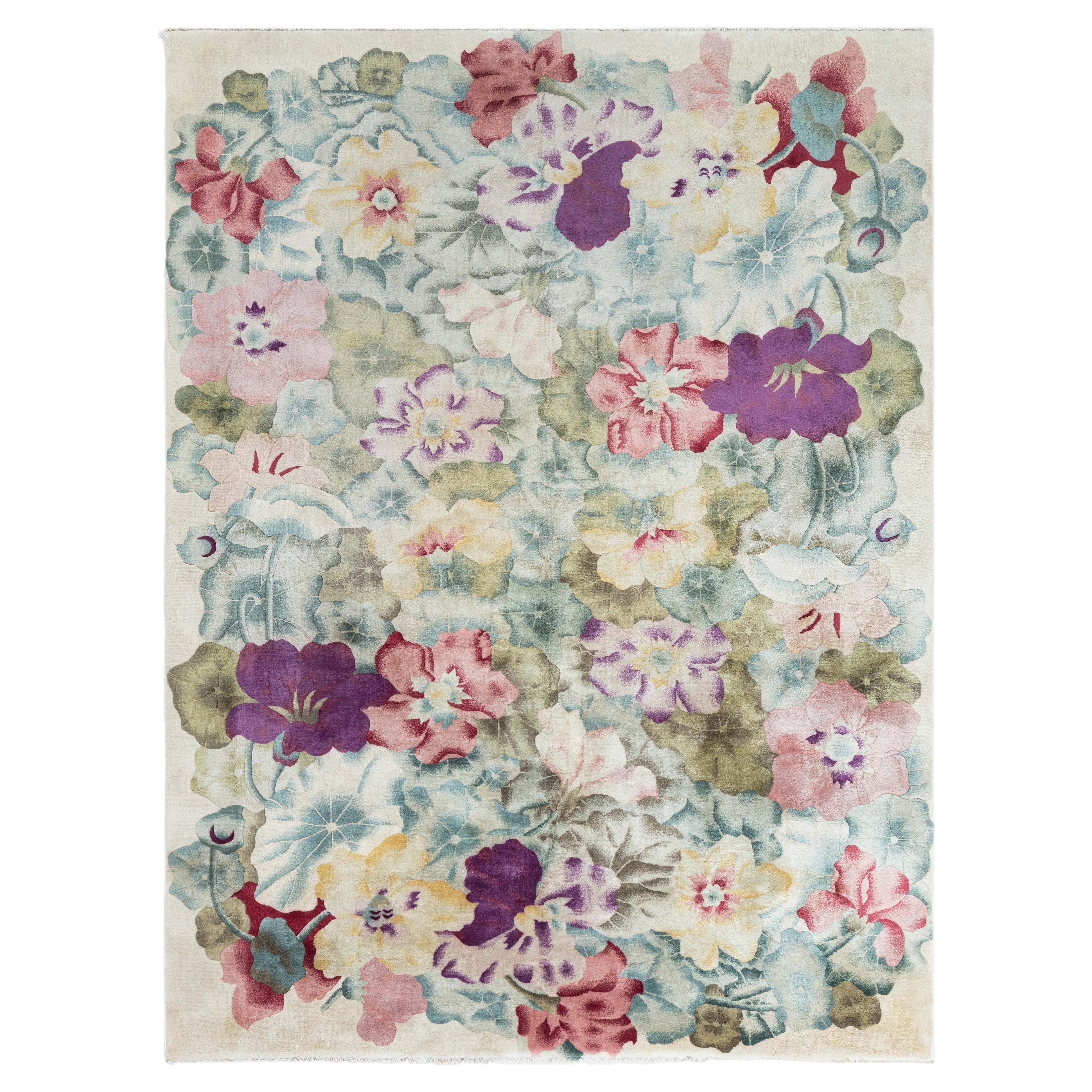 Doris Leslie Blau – Vintage-Teppich aus handgeknüpfter Wolle mit chinesischem Blumenmuster in Cremefarben