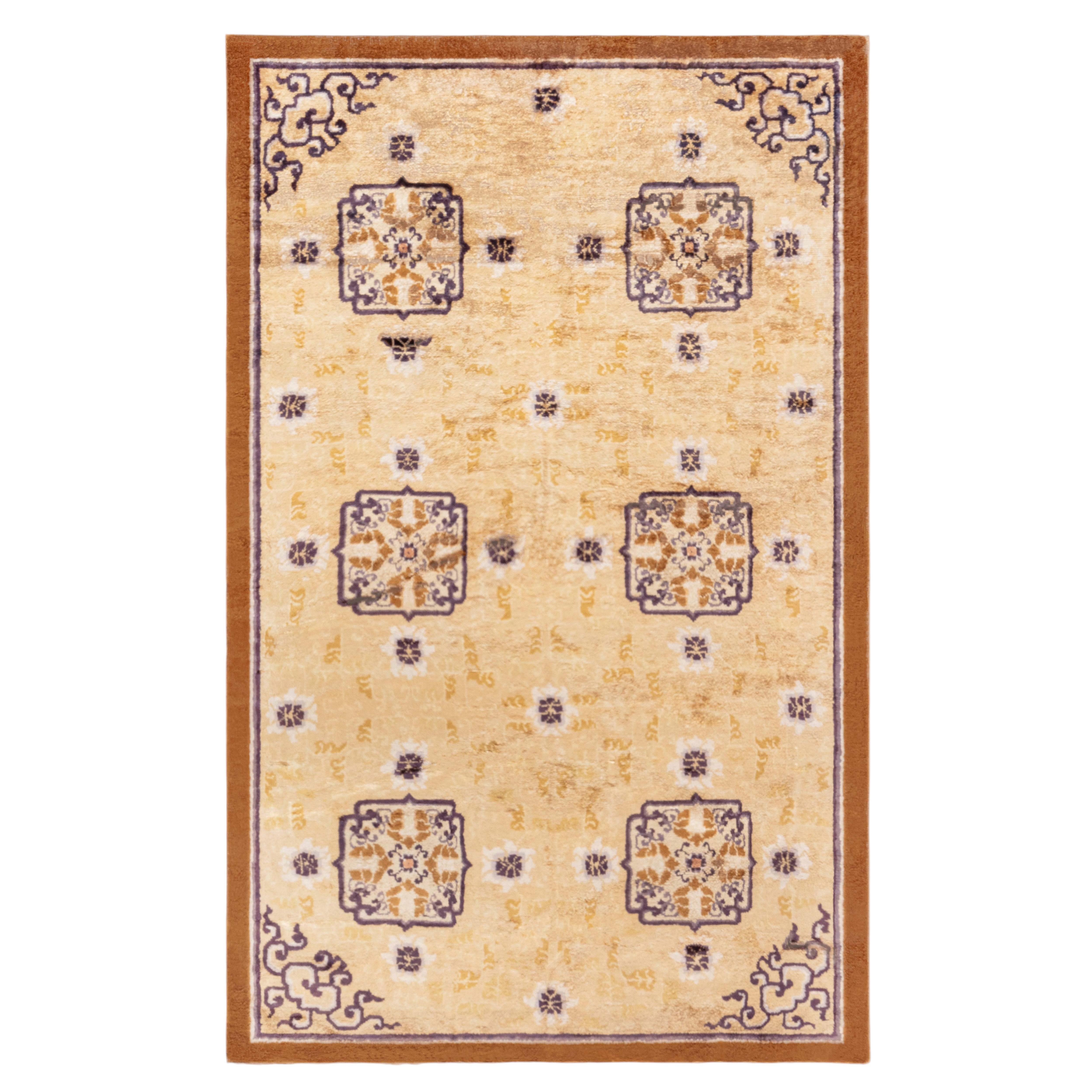 Doris Leslie Blau – Vintage-Seidenteppich aus China mit geometrischem Muster in zartem Beige, handgeknüpft im Angebot
