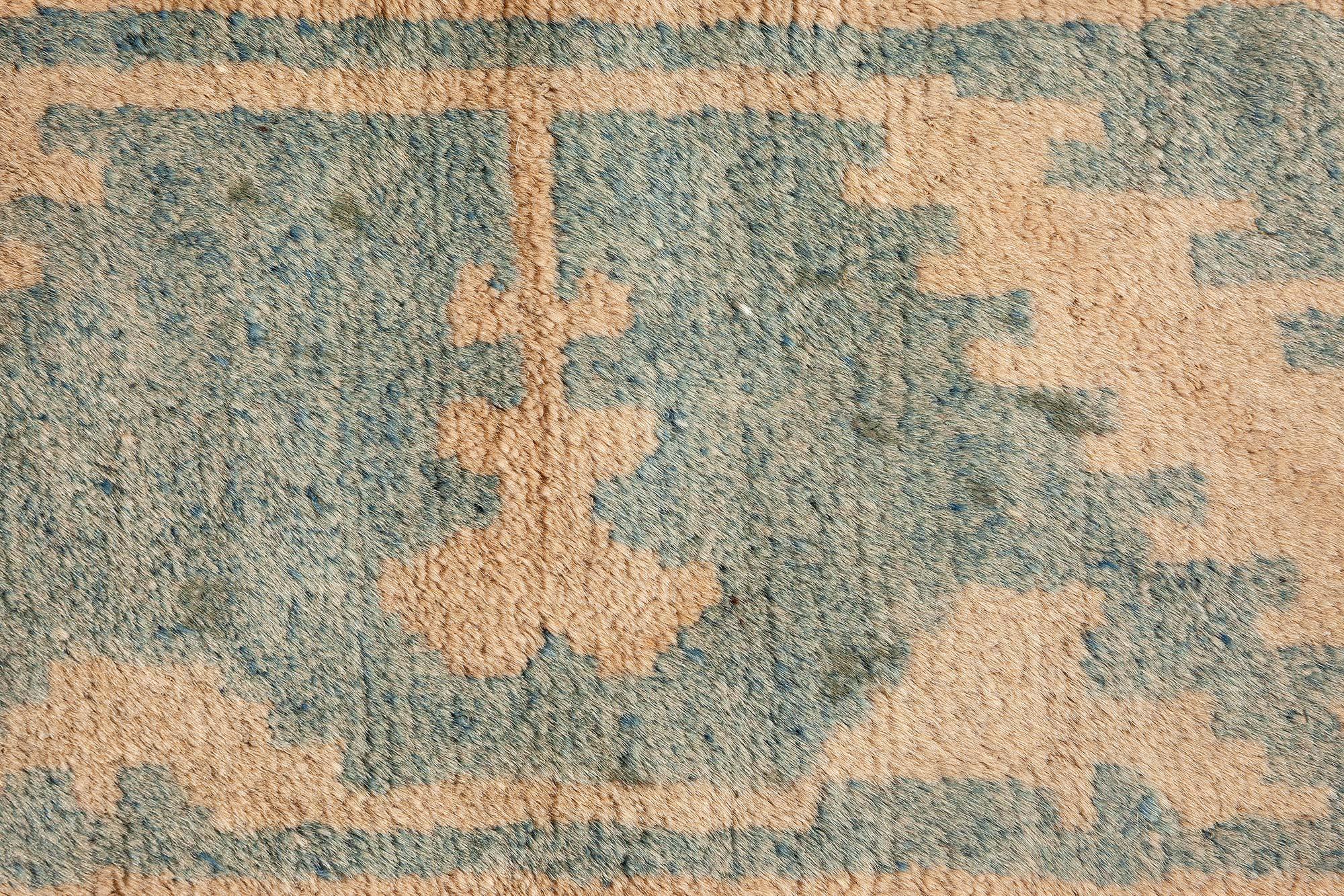 Tissé à la main Tapis Art déco chinois vintage Doris Leslie Blau en céladon et ivoire en vente