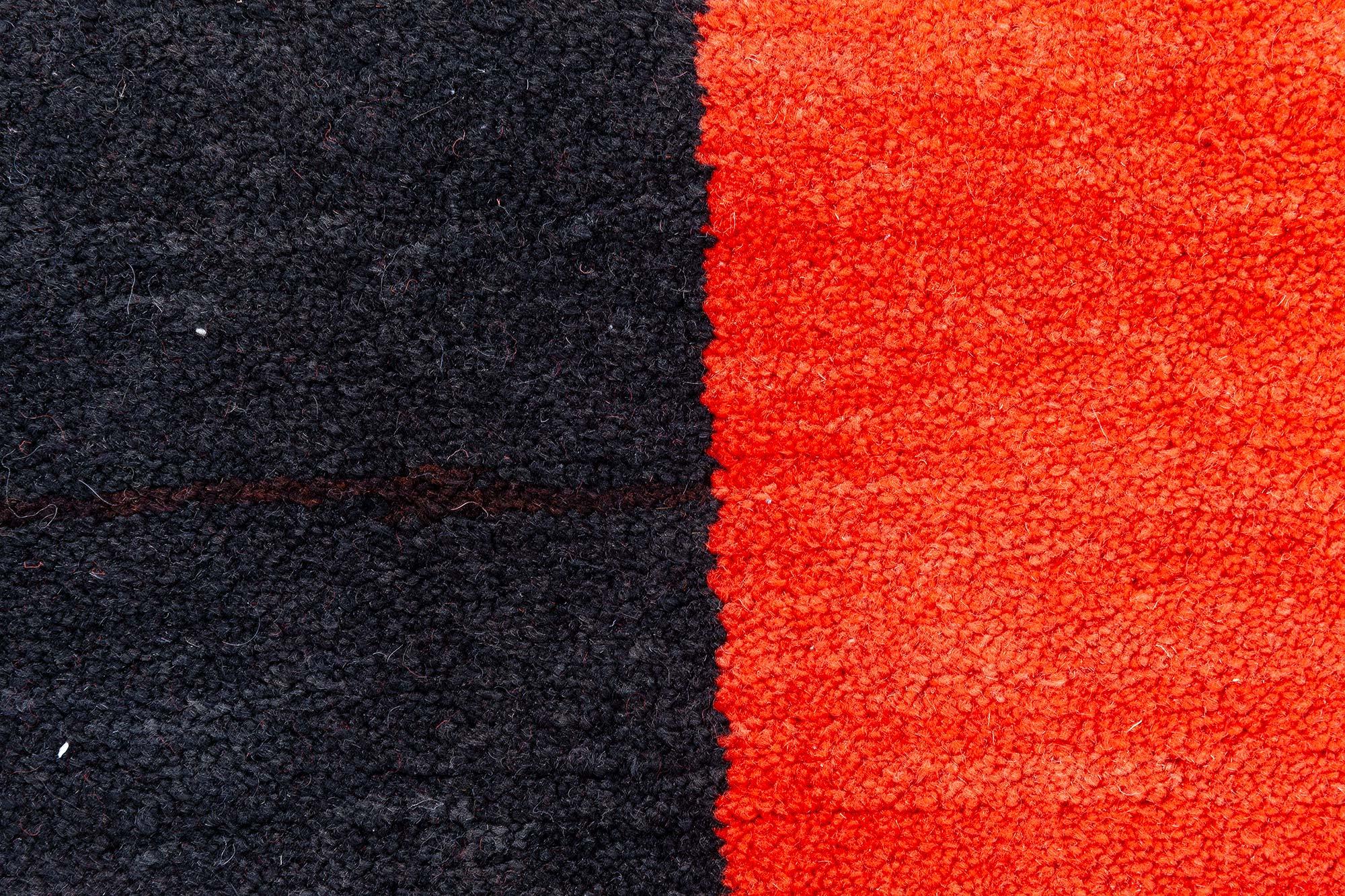 Danese Tappeto Doris Leslie Blau Vintage Art Deco in rosso e nero in vendita