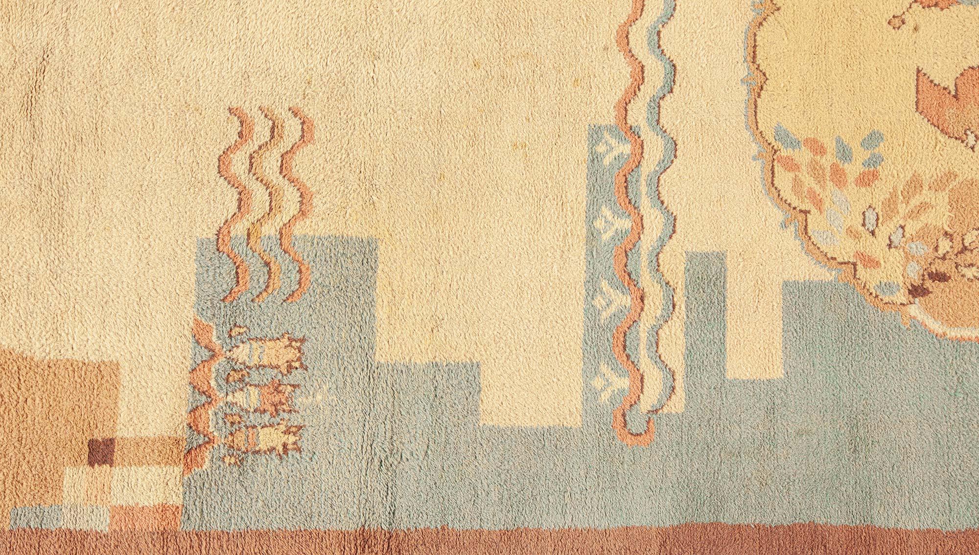 Europäischer Vintage-Art-Deco-Teppich
Größe: 8'6