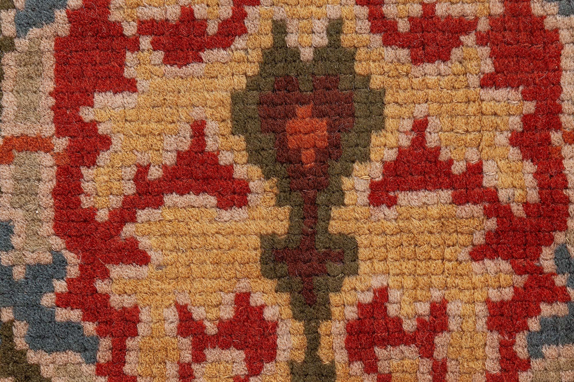 Vintage Spanish All-Over Carpet
Size: 11'10