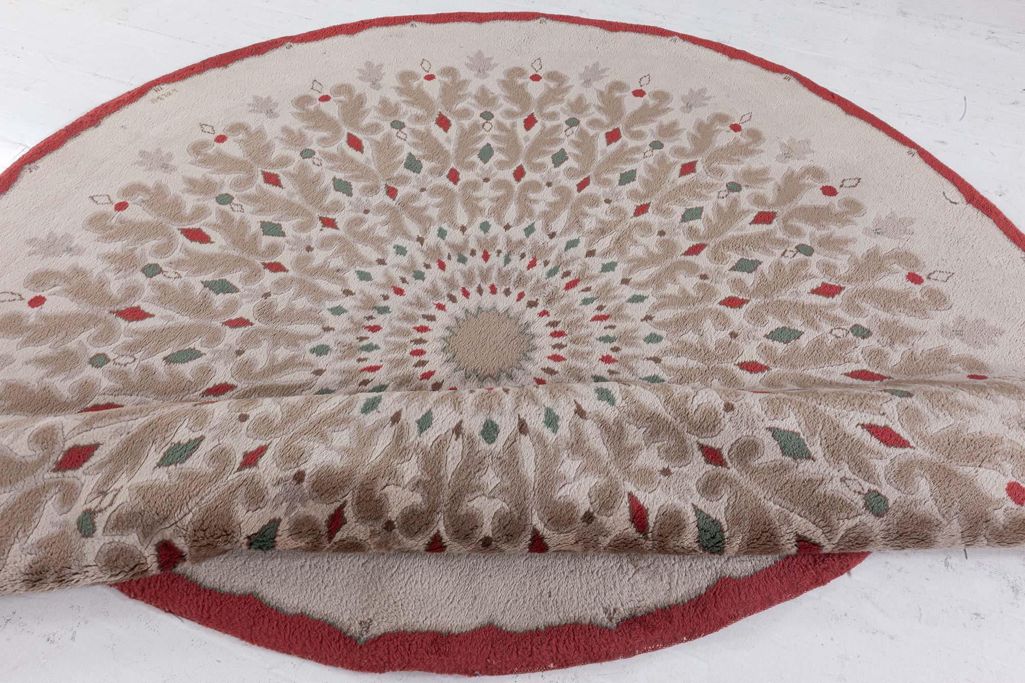 Tappeto rotondo vintage in stile Art Déco di Paule Leleu
Dimensioni: 8'8