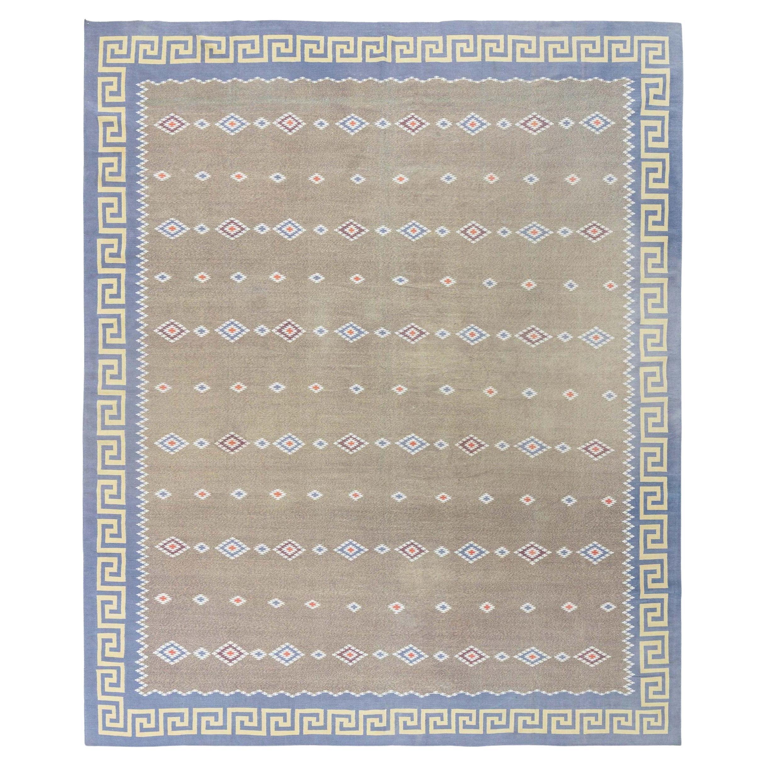 Doris Leslie Blauer indischer Dhurrie-Teppich im Vintage-Stil