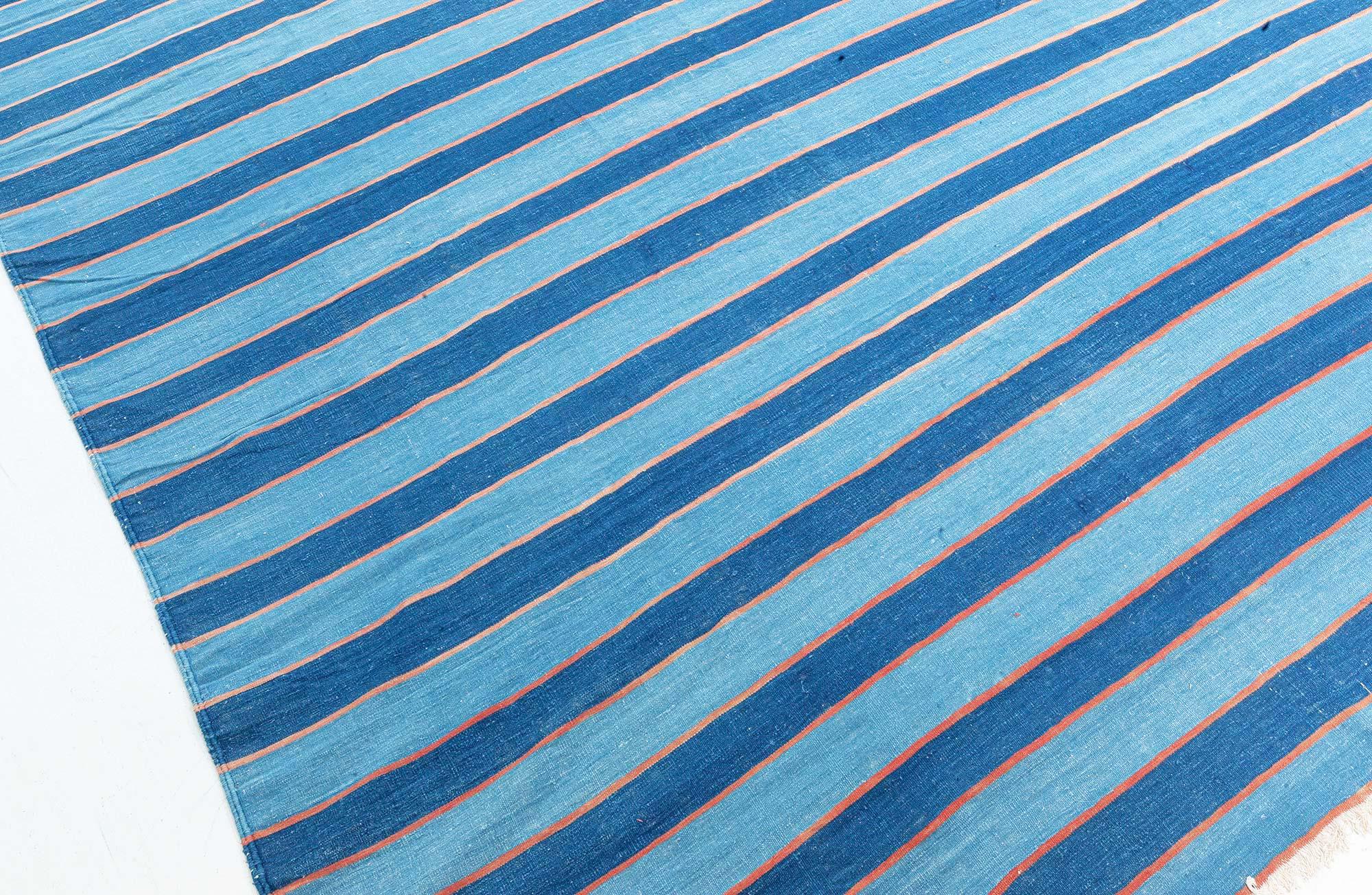 Mid-Century Modern Tapis Dhurrie indien vintage rayé bleu Doris Leslie Blau en vente