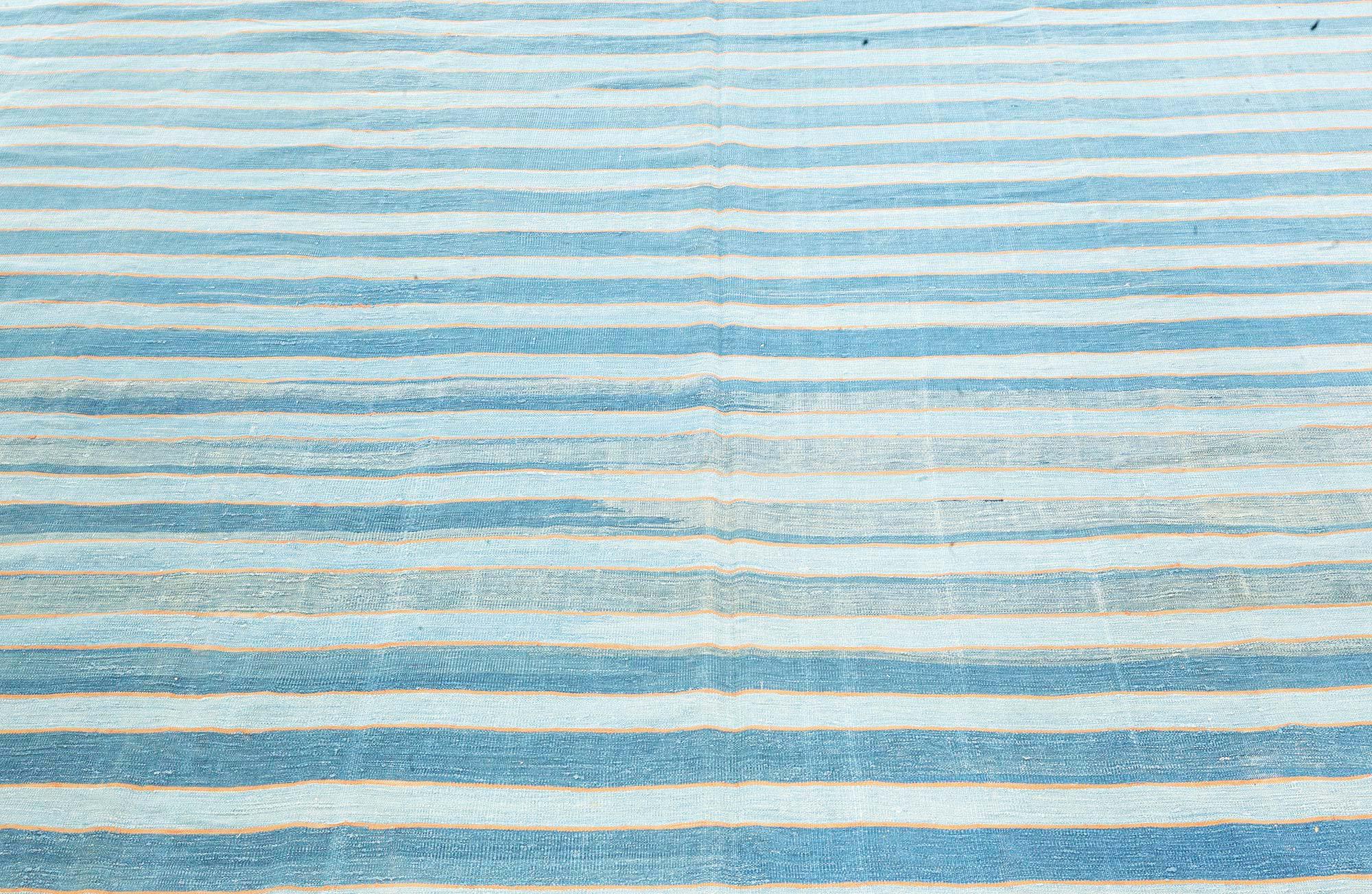 Mid-Century moderno Tappeto Doris Leslie Blau Vintage Indian Dhurrie a righe blu in vendita
