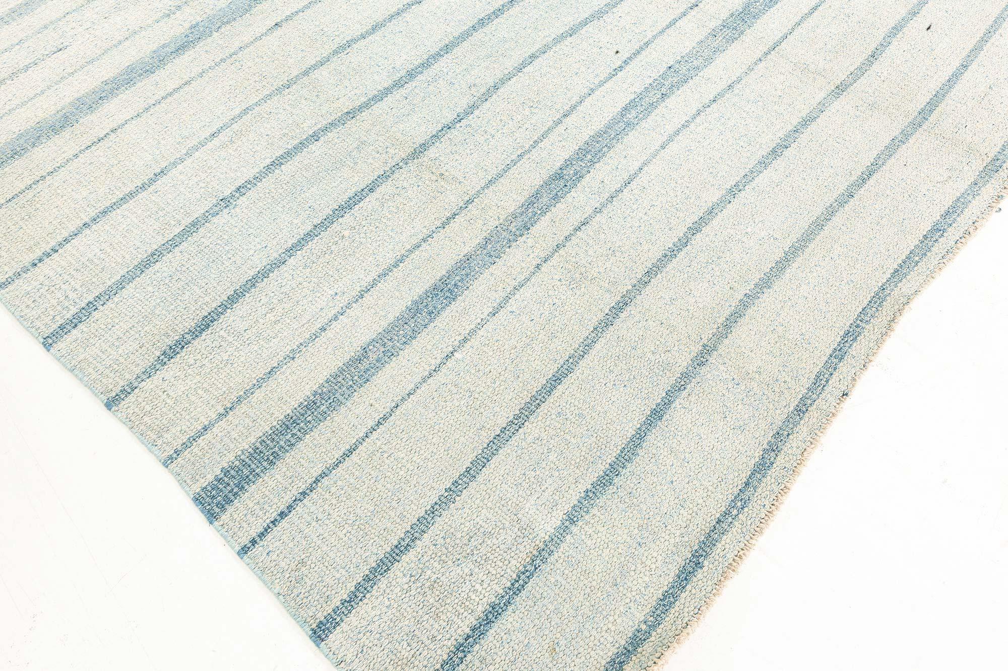 Doris Leslie Blau gestreifter blauer indischer Dhurrie Vintage-Teppich in Vintage (Indisch) im Angebot