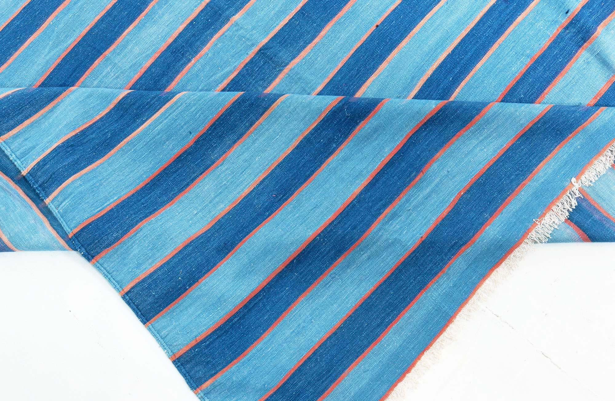 Tapis Dhurrie indien vintage rayé bleu Doris Leslie Blau Bon état - En vente à New York, NY