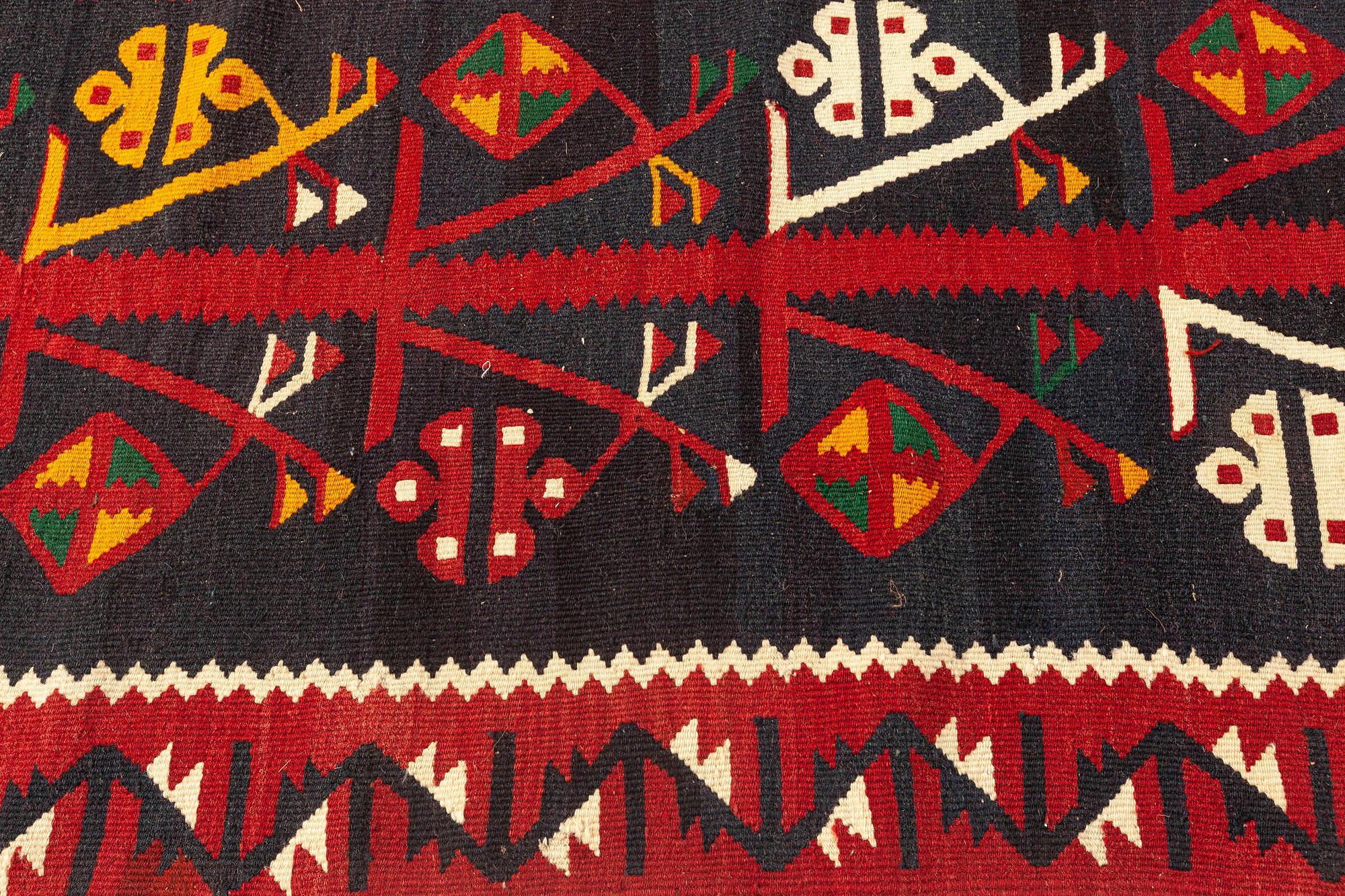 Doris Leslie Blauer Vintage Kelim-Roter Teppich (Afghanisch) im Angebot