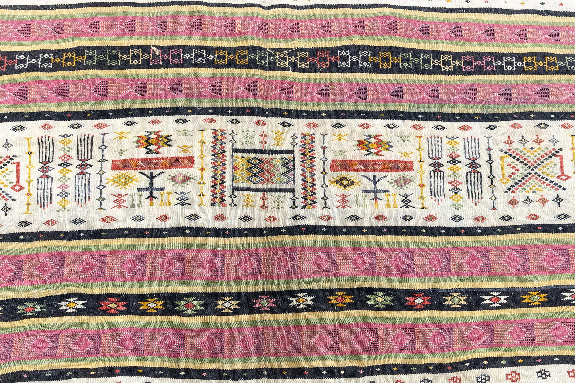 Vintage Moroccan Kilim Rug
Size: 6'2