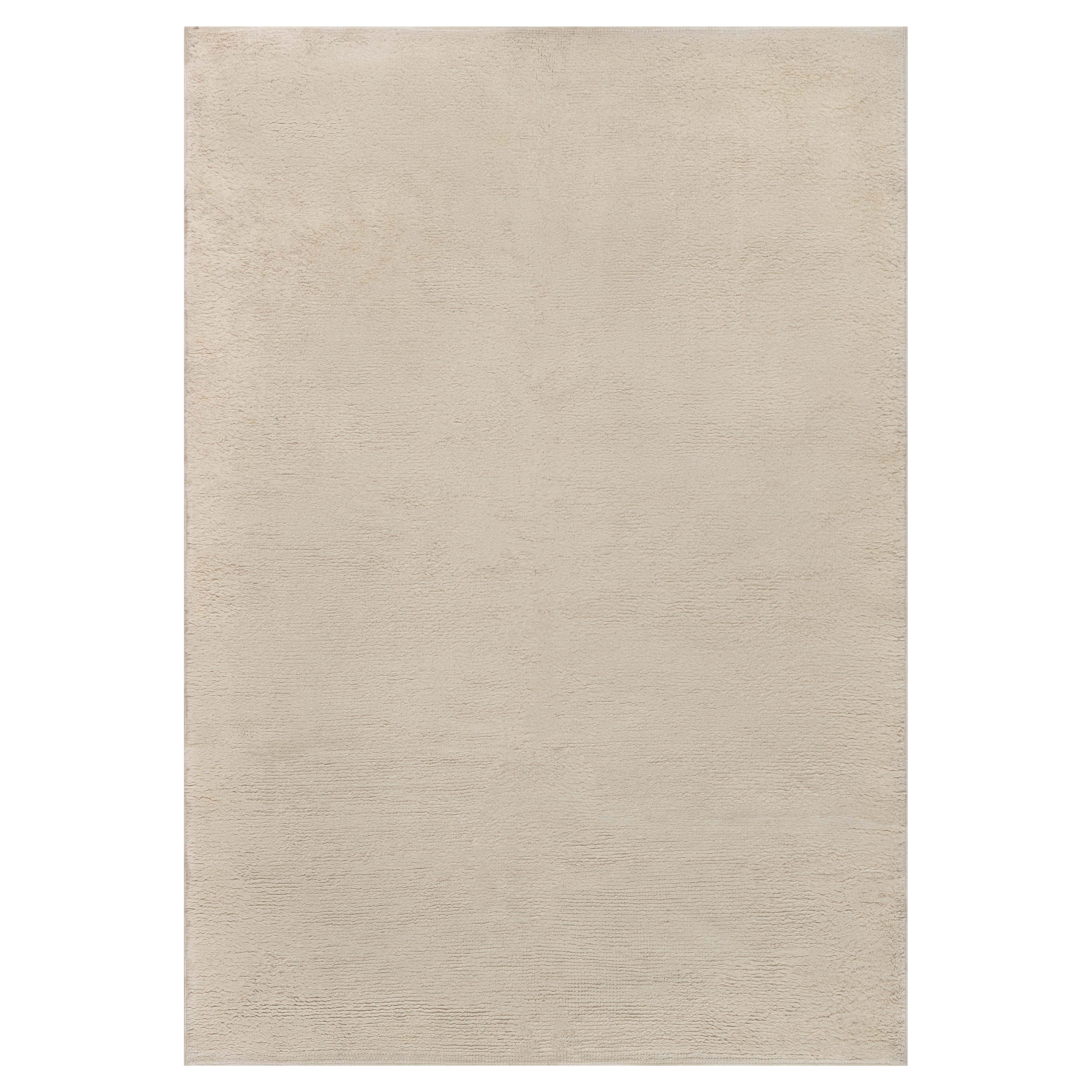 Doris Leslie Blau Vintage Moroccan Rug – Solid Beige Elegance