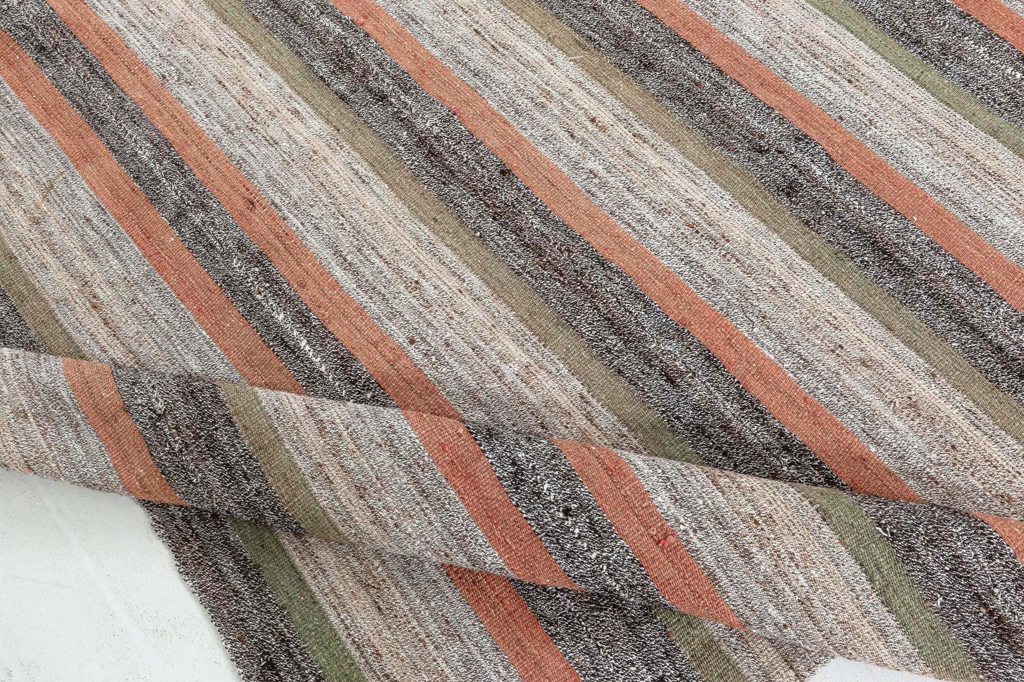 Asiatique Tapis Kilim persan vintage Doris Leslie Blau en vente