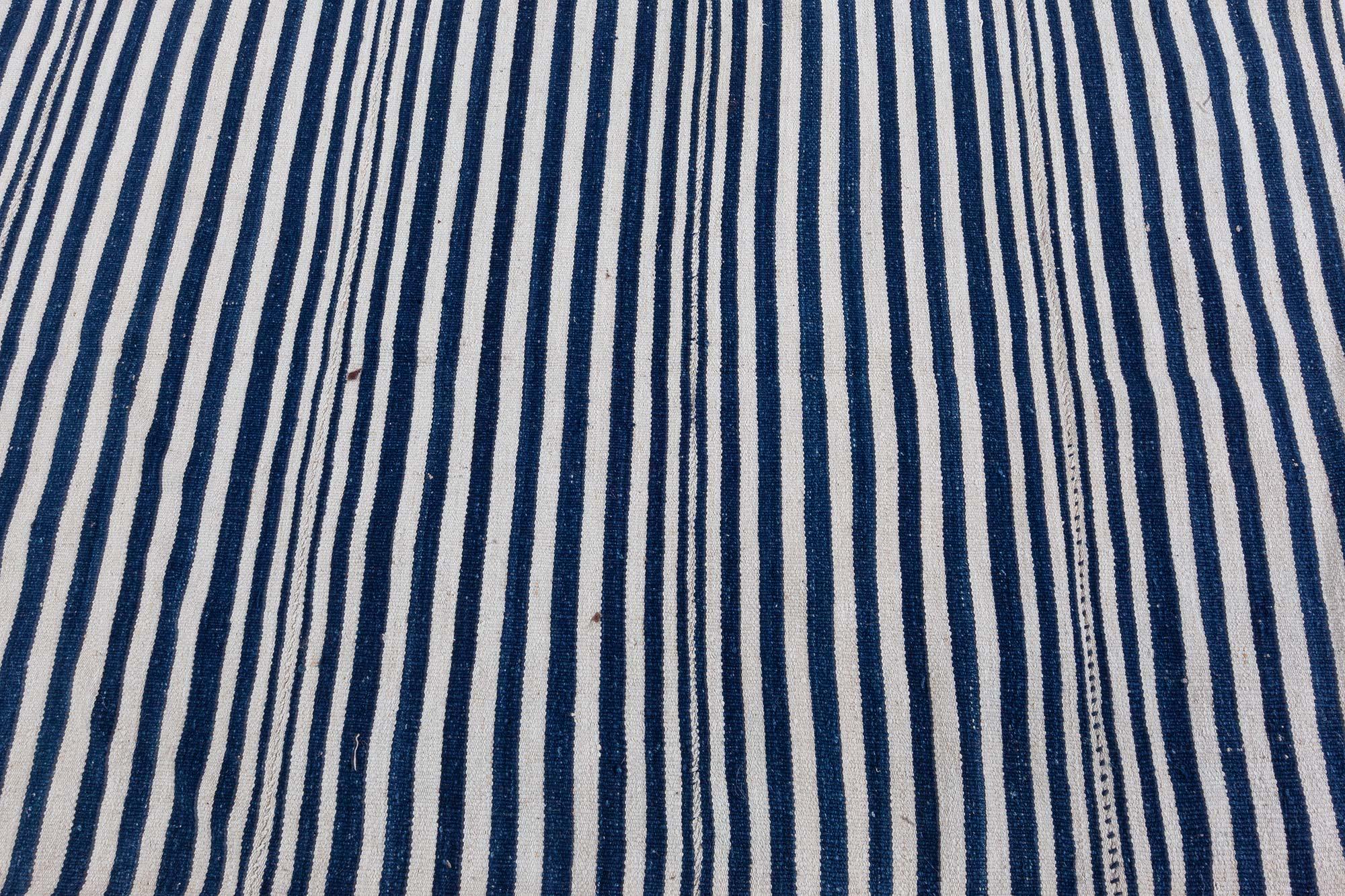 Noué à la main Tapis Kilim persan vintage Doris Leslie Blau en vente