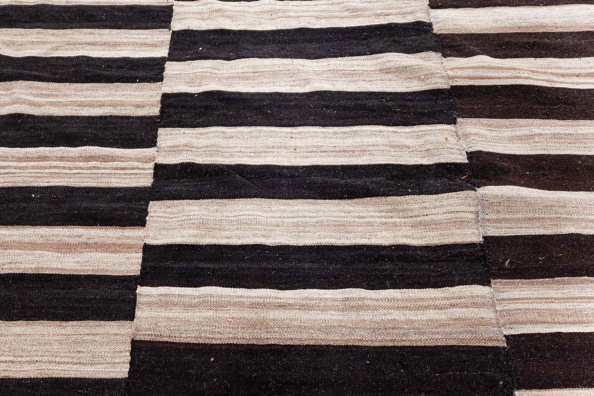 Doris Leslie Blauer Vintage Persischer Kelim-Teppich (20. Jahrhundert) im Angebot
