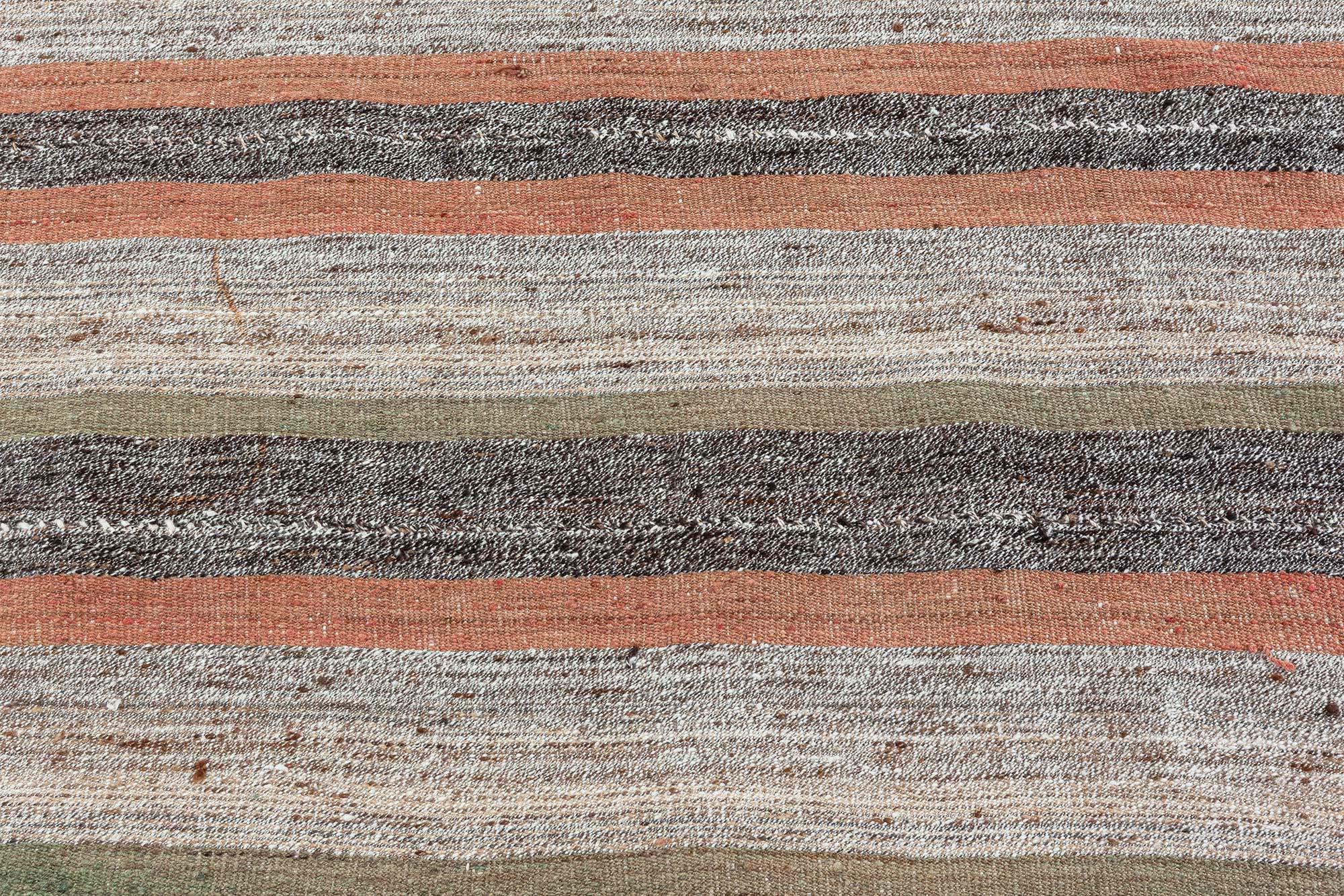 20ième siècle Tapis Kilim persan vintage Doris Leslie Blau en vente