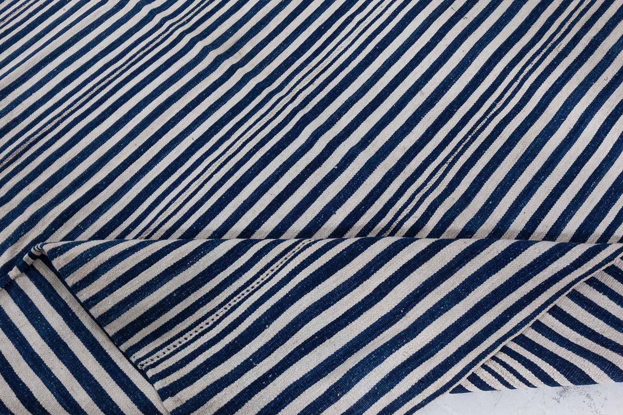20ième siècle Tapis Kilim persan vintage Doris Leslie Blau en vente
