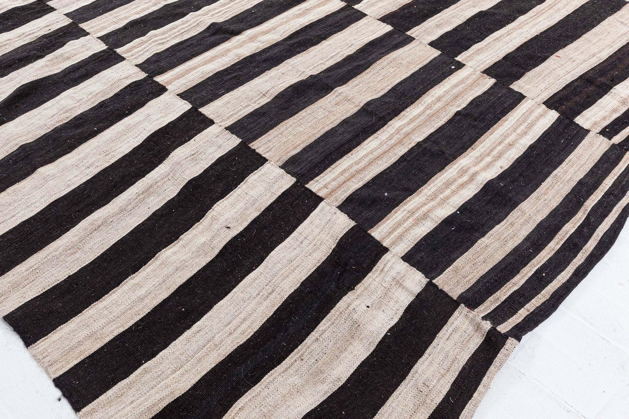 Doris Leslie Blauer Vintage Persischer Kelim-Teppich im Angebot 1
