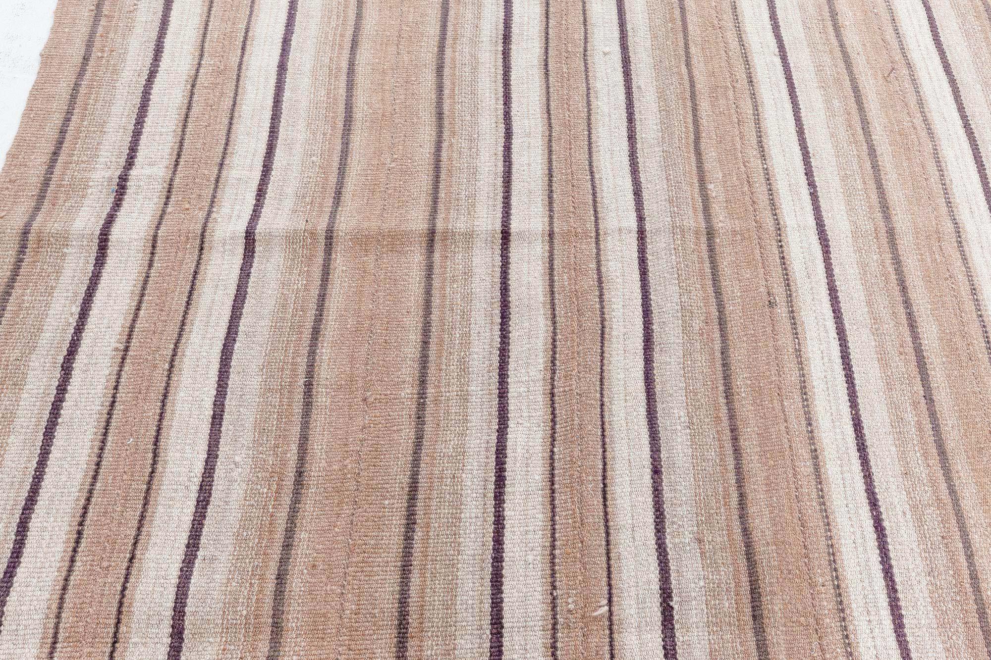 Doris Leslie Blau Vintage Persian Kilim Rug – Subtle Stripes in Natural Tones In Good Condition For Sale In New York, NY