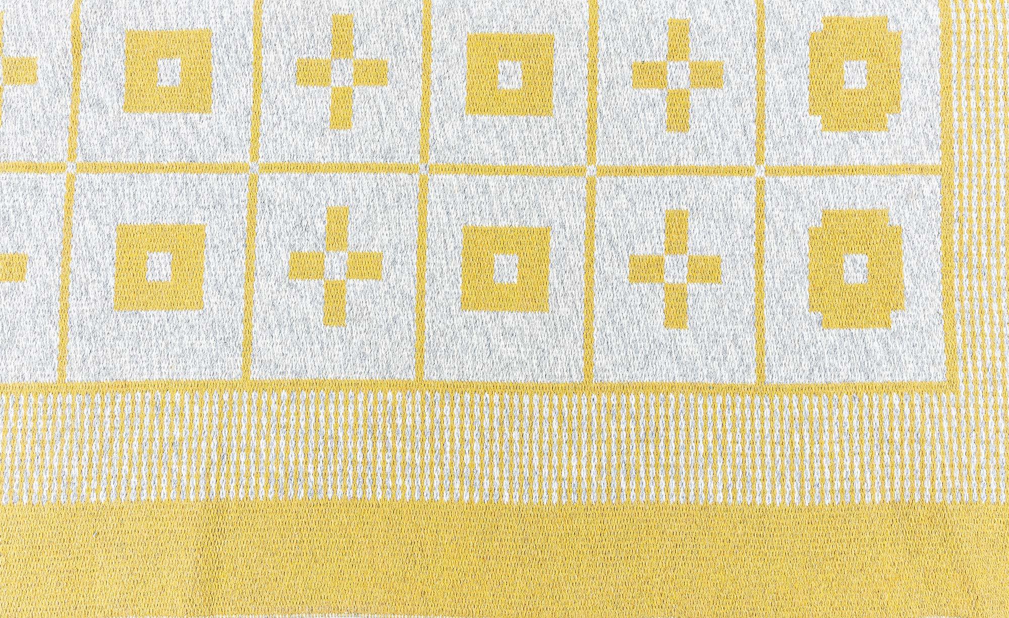 Mid-Century moderno Tappeto Doris Leslie Blau Vintage reversibile Geometrico Giallo Svedese in vendita