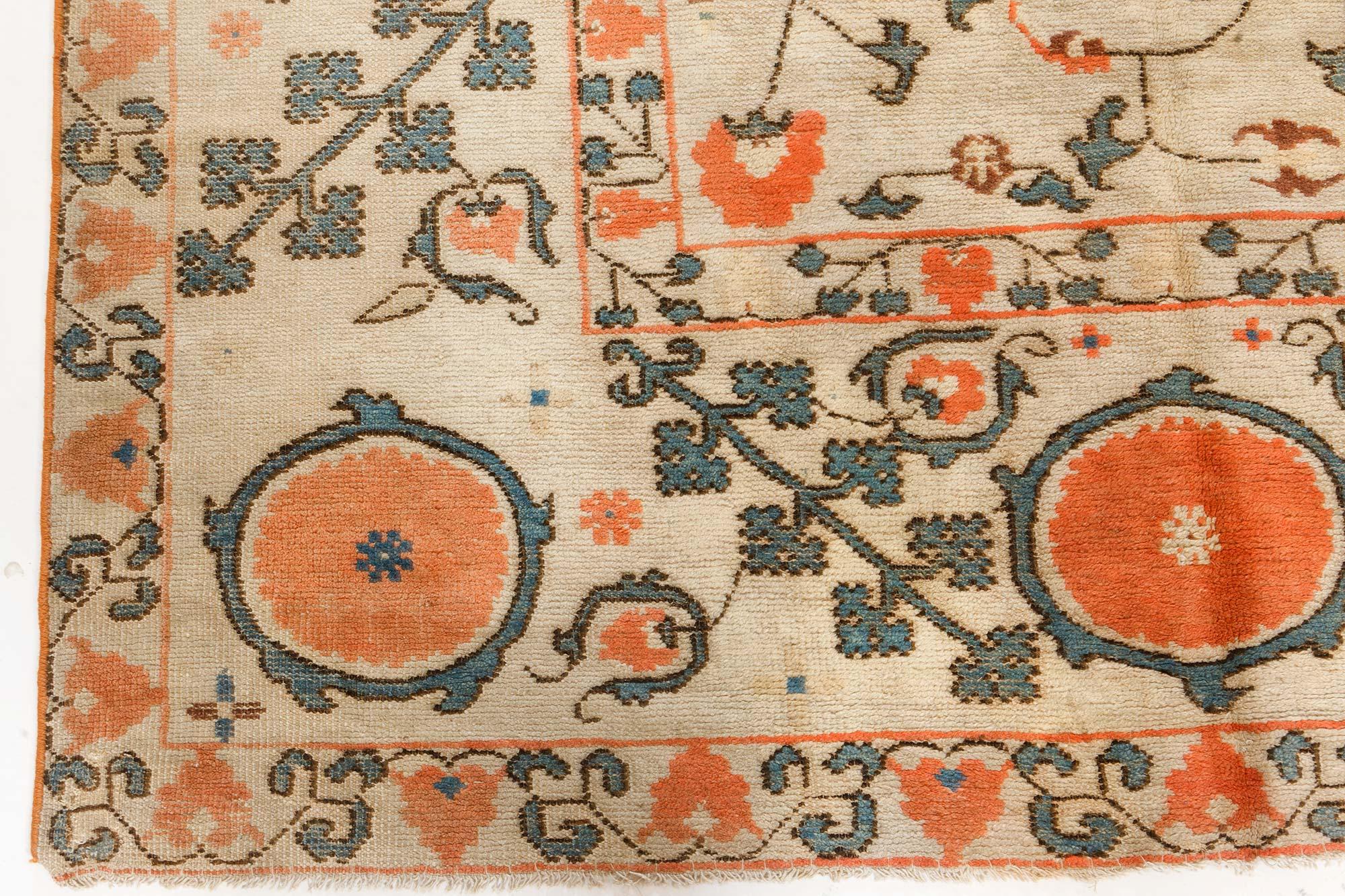 Doris Leslie Blauer Vintage Samarkand Khotan Handgefertigter Wollteppich aus Samarkand (Handgeknüpft) im Angebot