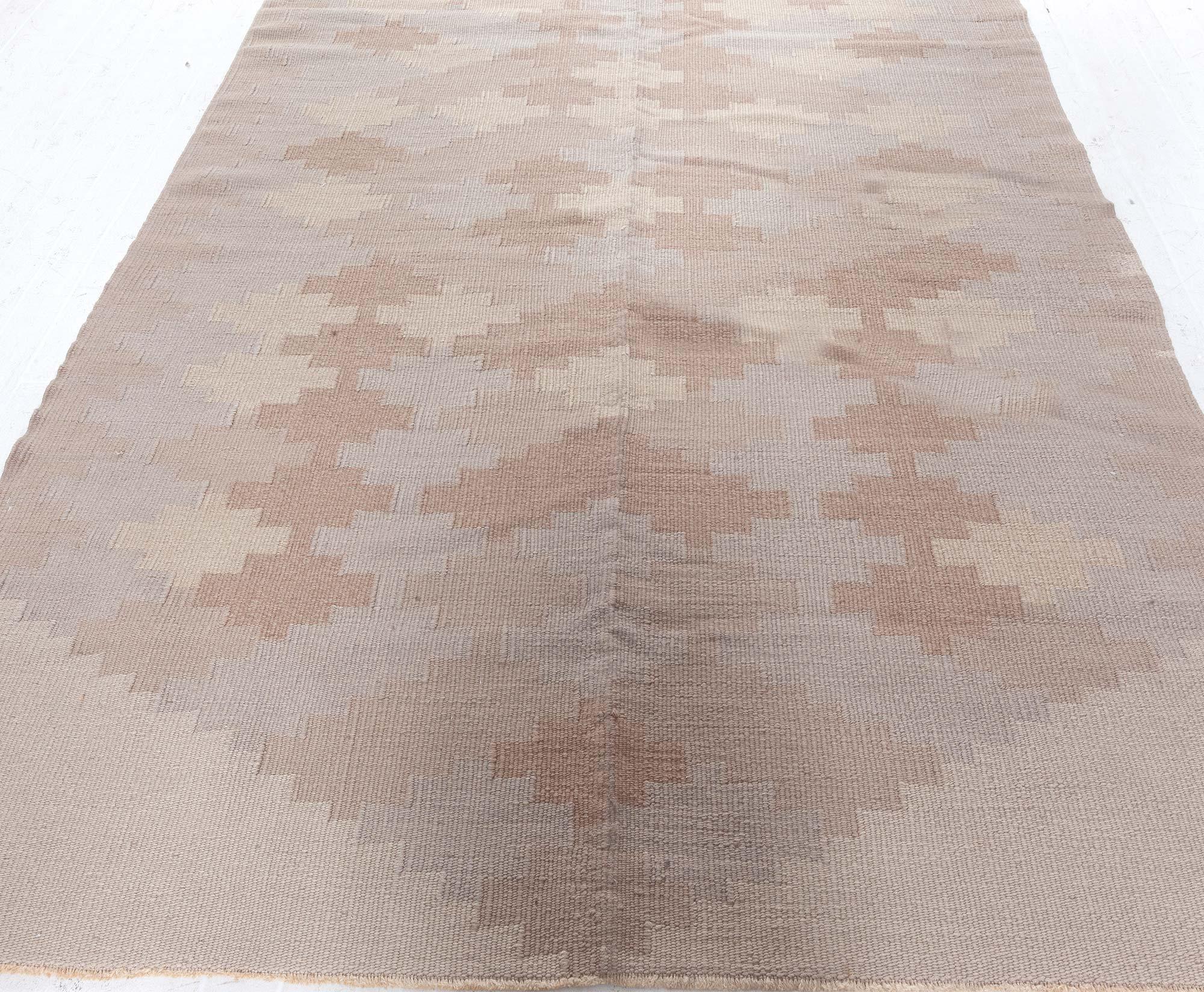 Doris Leslie Blau Vintage Scandinavian Beige Handmade Wool Rug For Sale 3