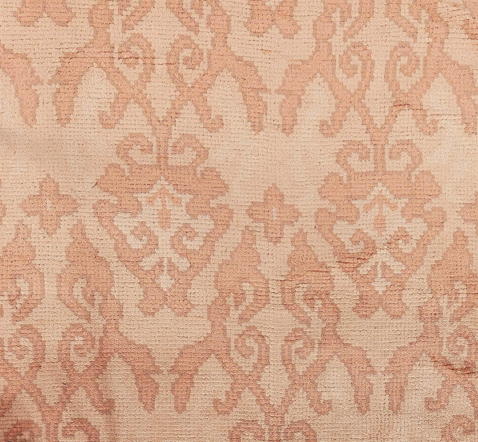 Refined Vintage Spanish Rug – Subtle Beauty in Tonal Harmony
Size: 11'3