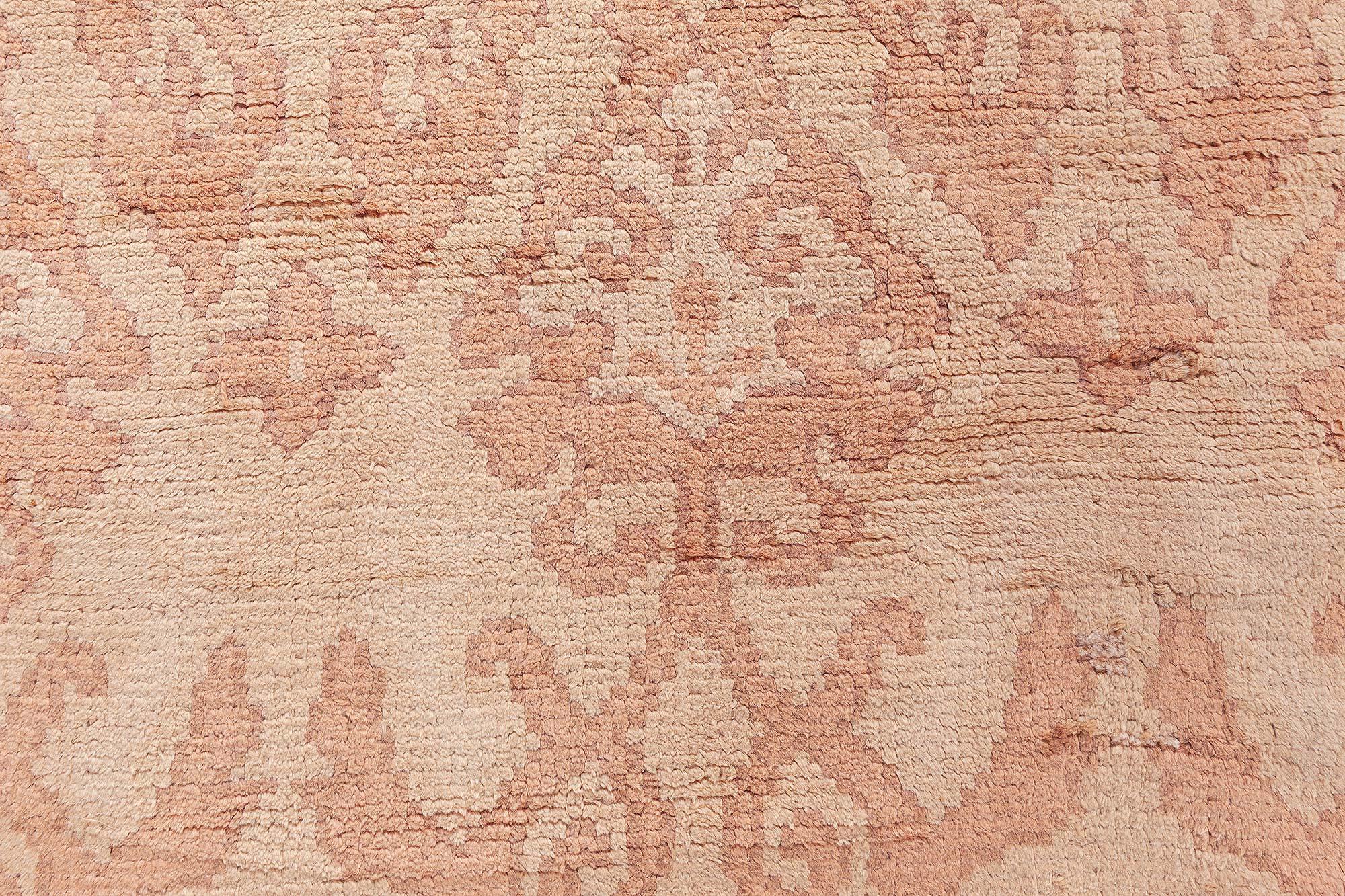 20th Century Doris Leslie Blau Refined Vintage Spanish Rug – Subtle Beauty in Tonal Harmony For Sale