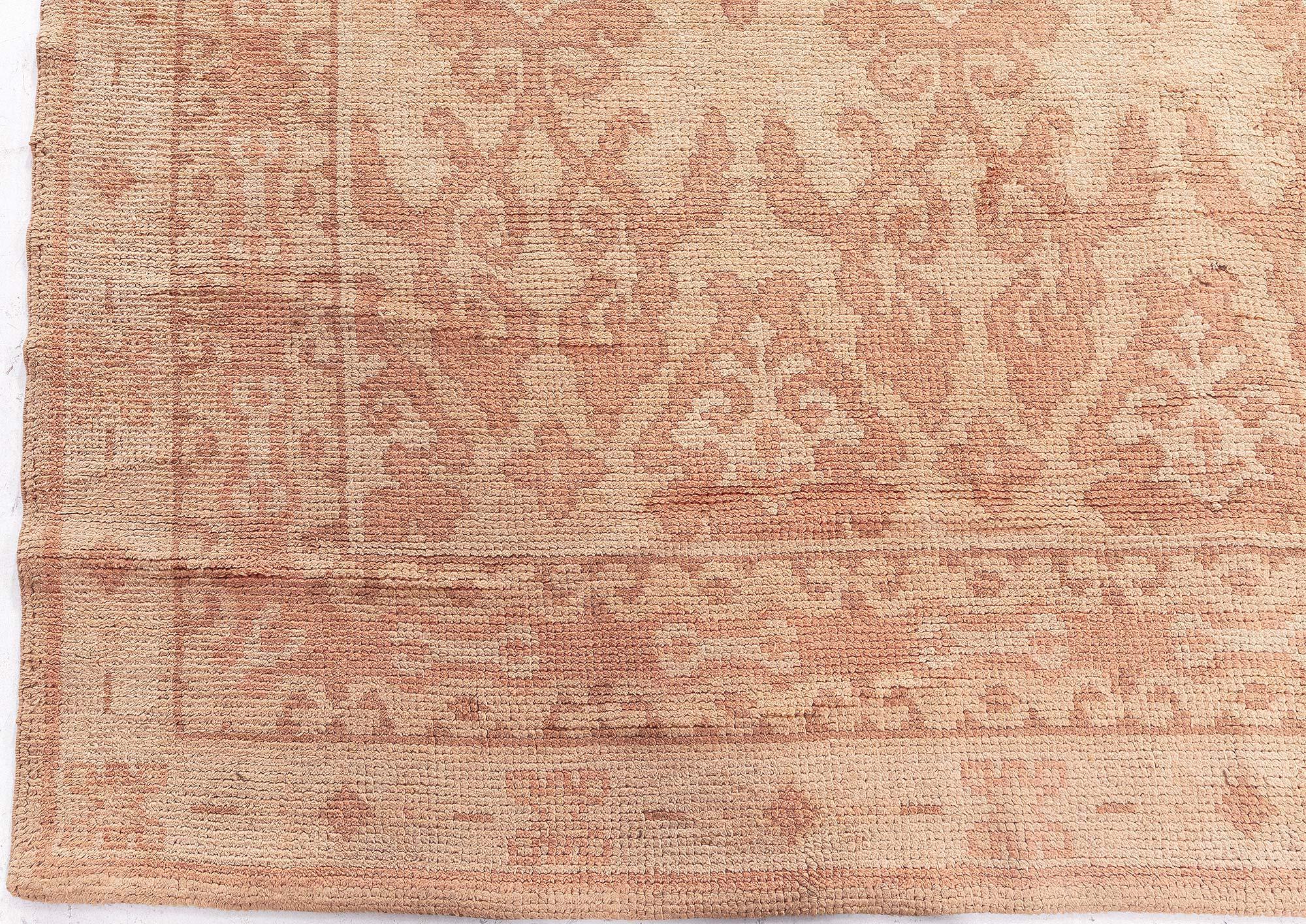 Wool Doris Leslie Blau Refined Vintage Spanish Rug – Subtle Beauty in Tonal Harmony For Sale