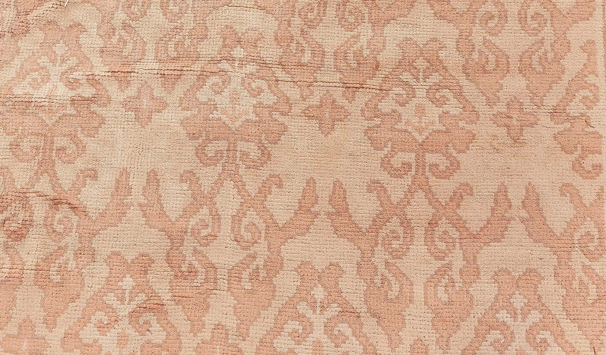 Doris Leslie Blau Refined Vintage Spanish Rug – Subtle Beauty in Tonal Harmony For Sale 1