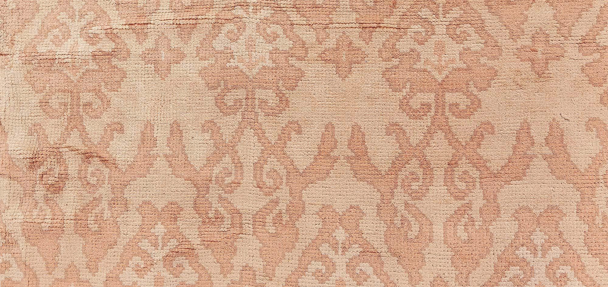 Doris Leslie Blau Refined Vintage Spanish Rug – Subtle Beauty in Tonal Harmony For Sale 2