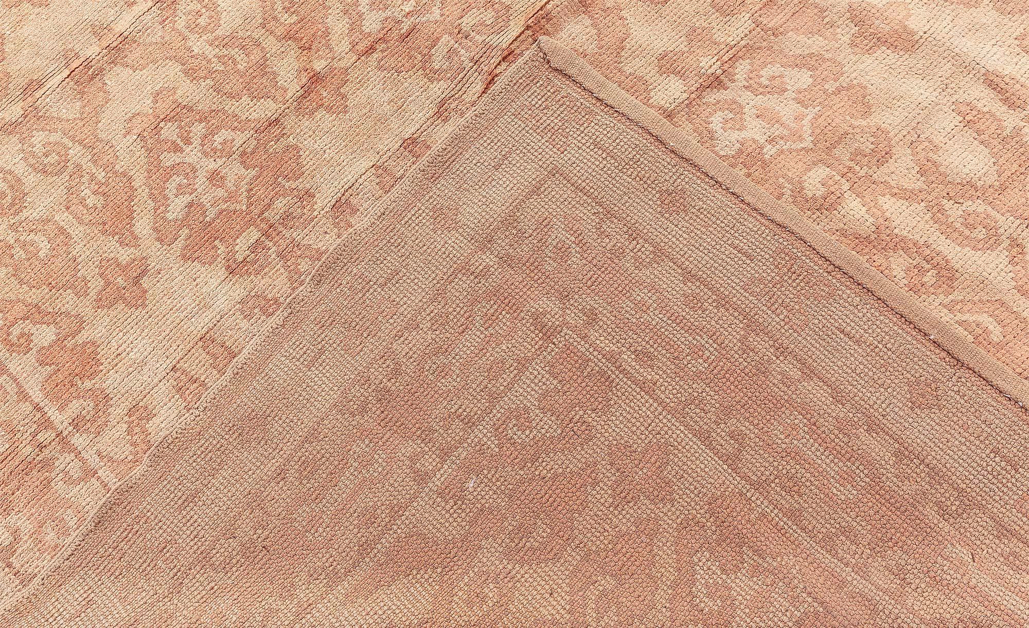 Doris Leslie Blau Refined Vintage Spanish Rug – Subtle Beauty in Tonal Harmony For Sale 3
