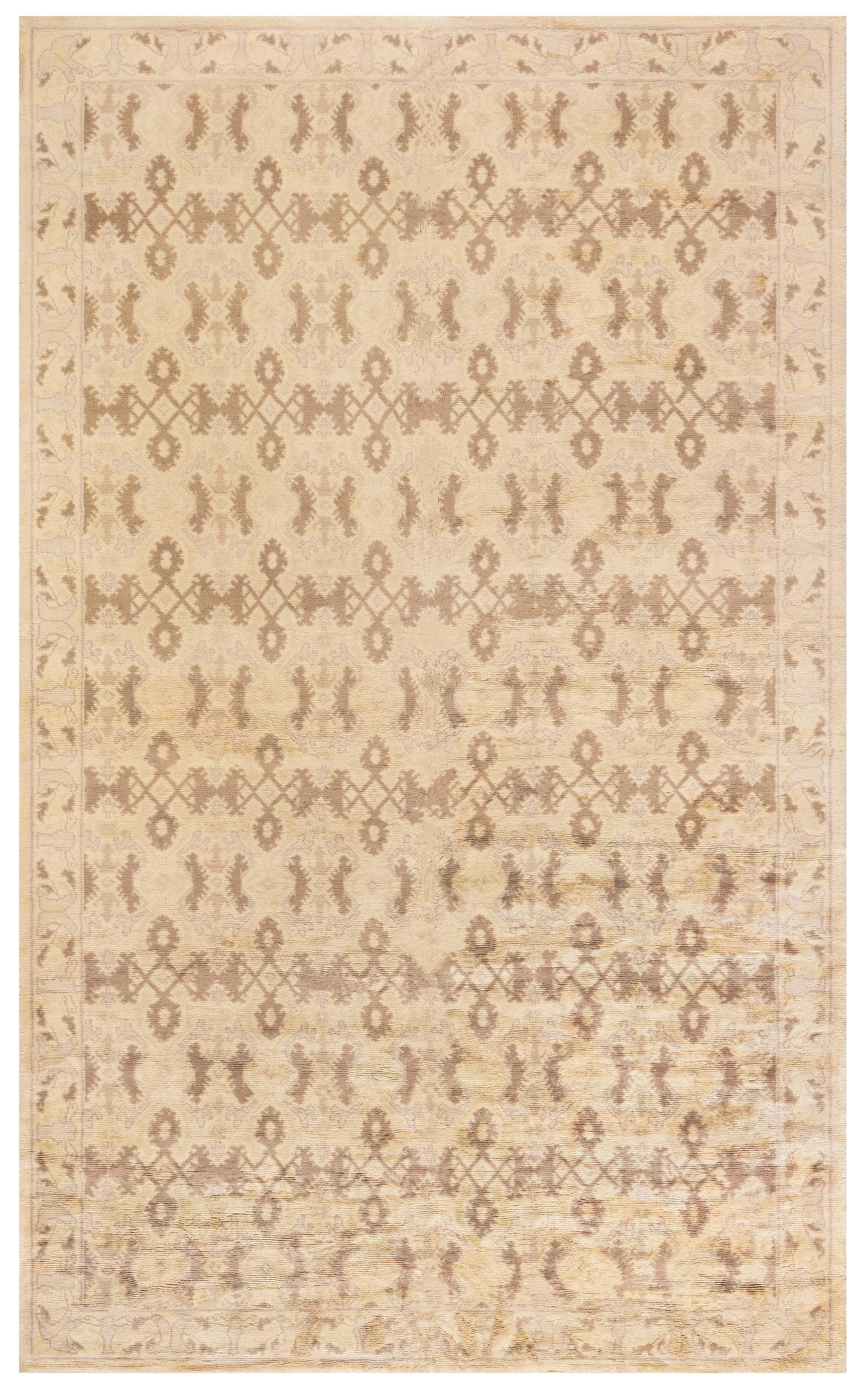 Vintage Spanish Beige Handmade Wool Rug
Size: 11'8